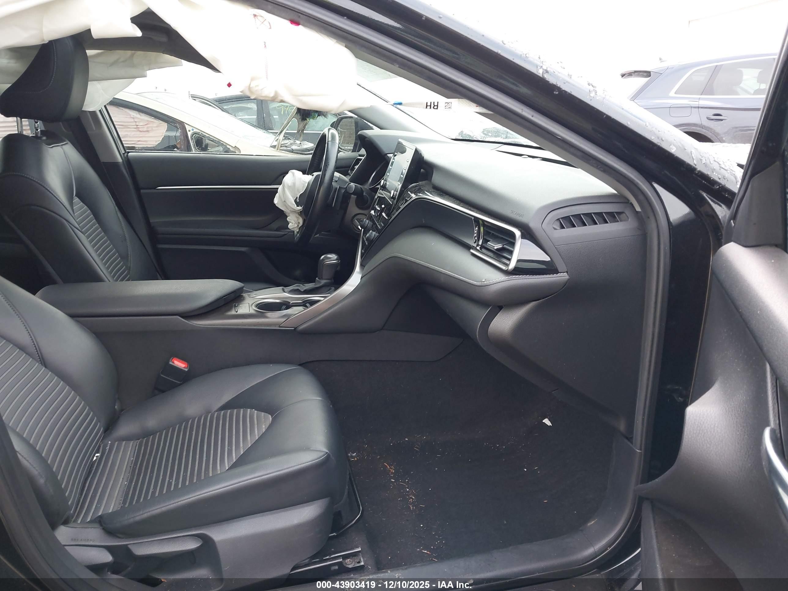 TOYOTA CAMRY image 5