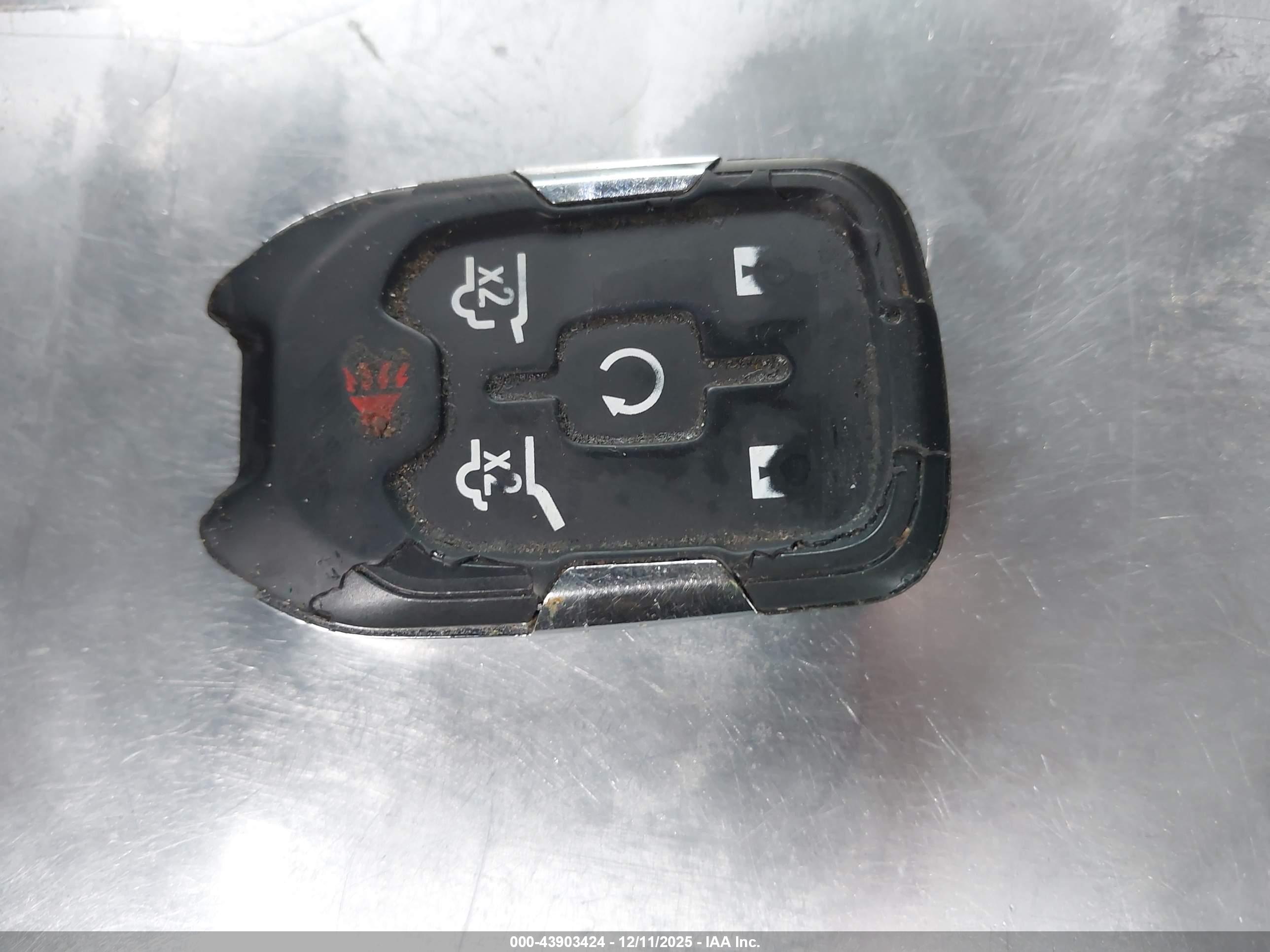 GMC YUKON image 11