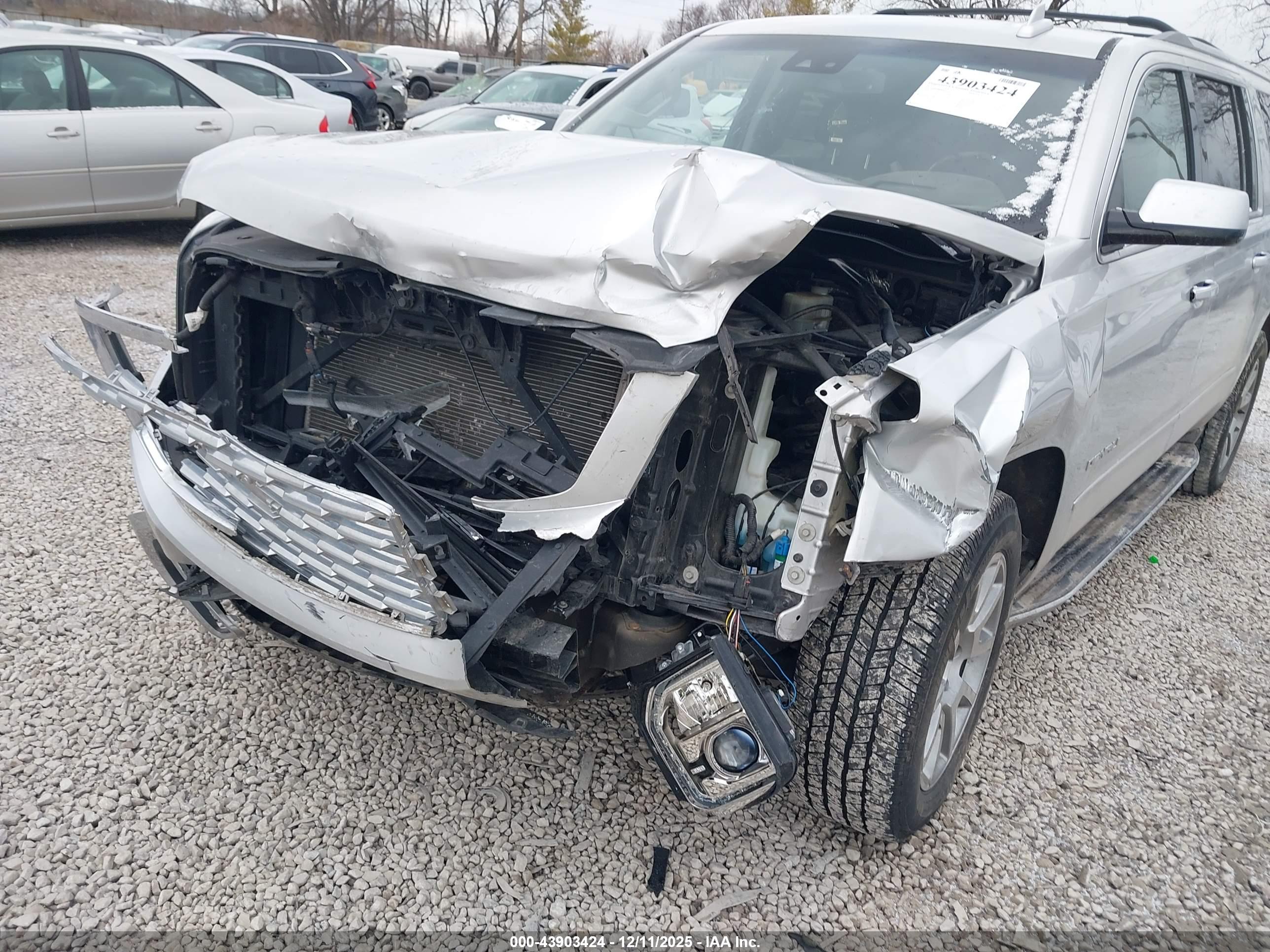 GMC YUKON image 6