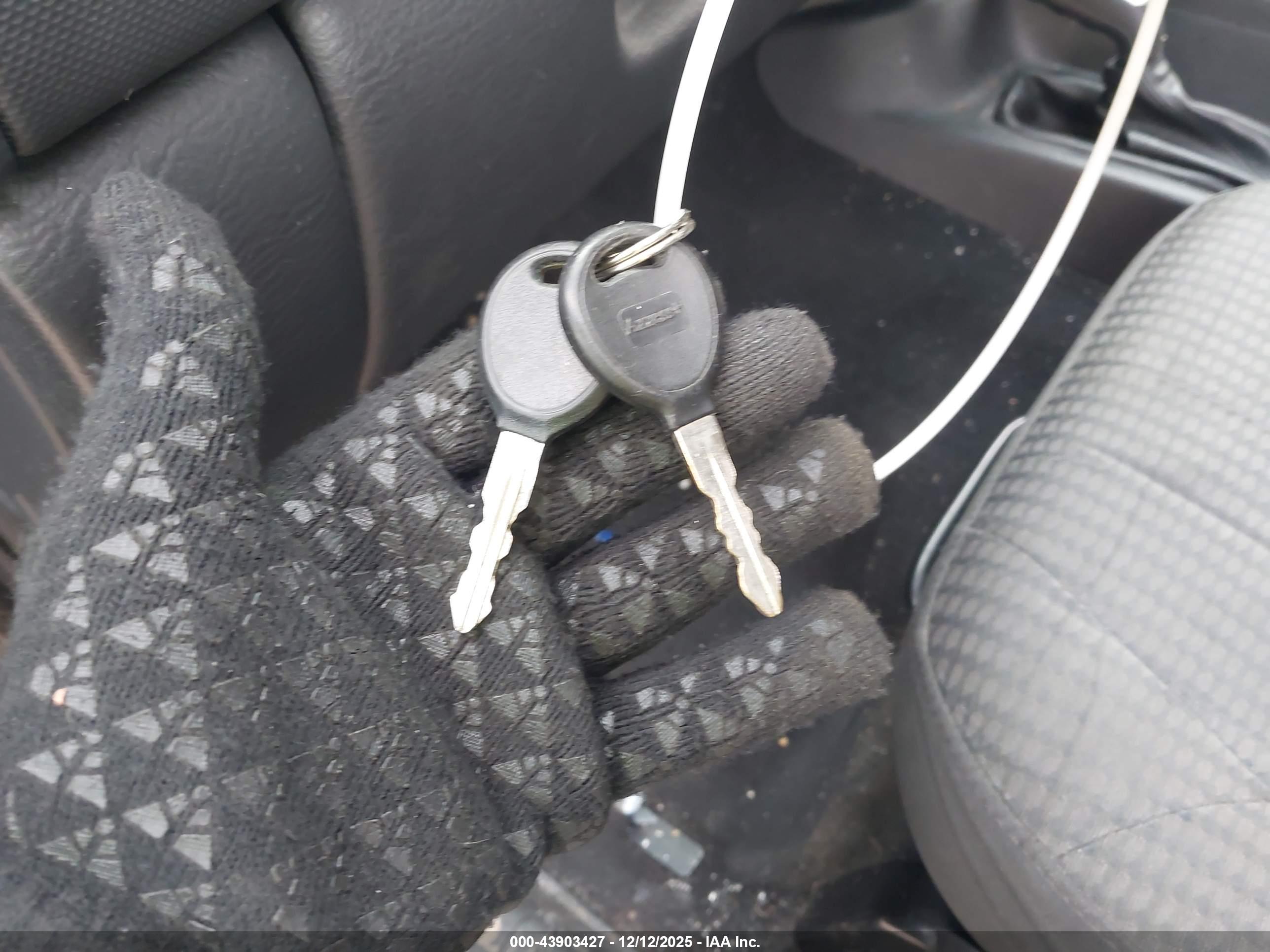 JEEP LIBERTY image 11