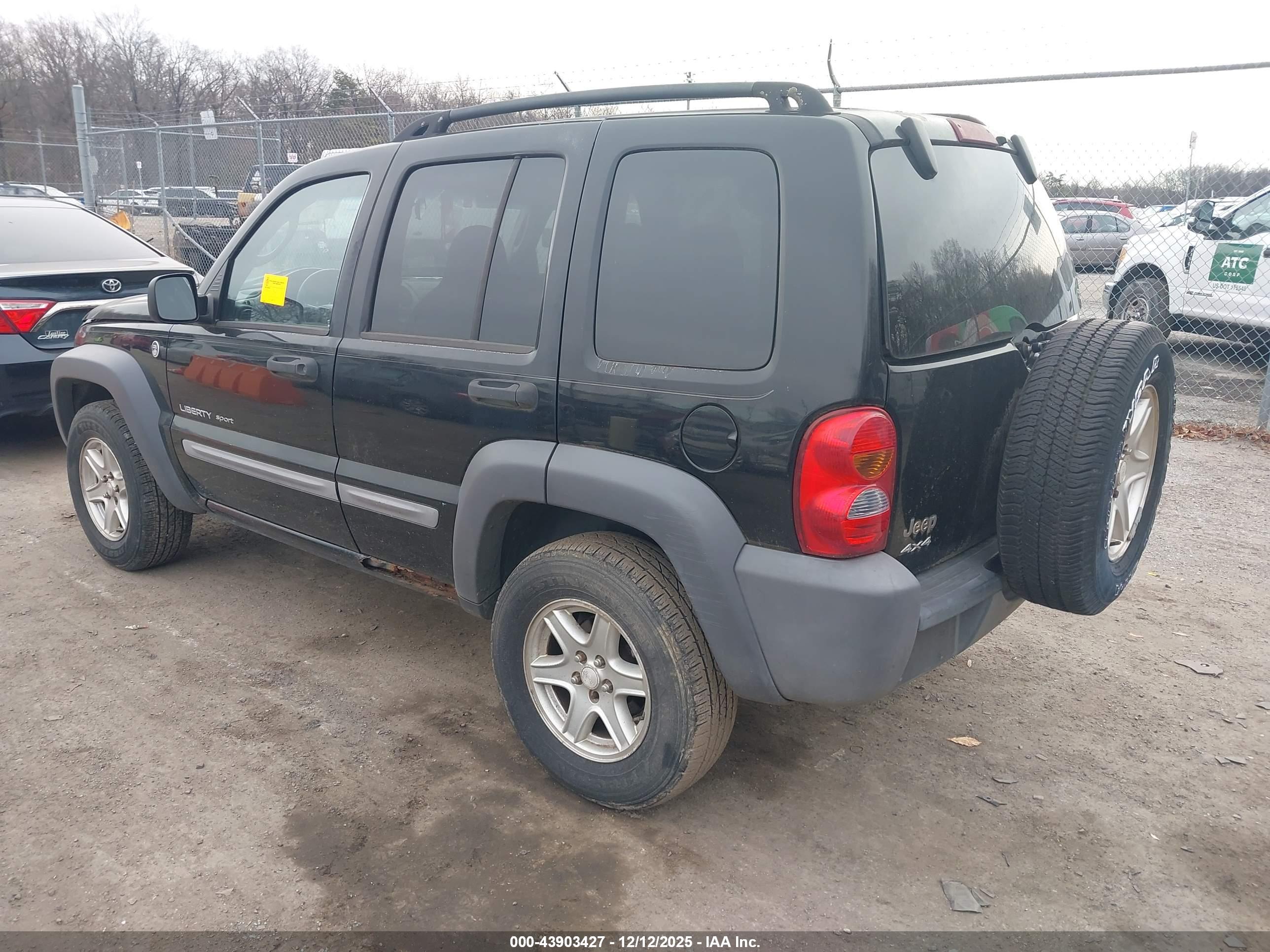 JEEP LIBERTY image 3