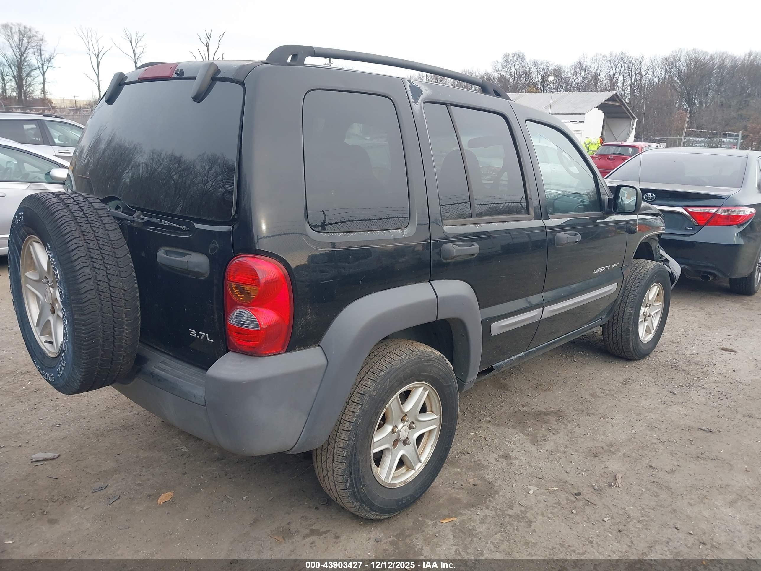 JEEP LIBERTY image 4