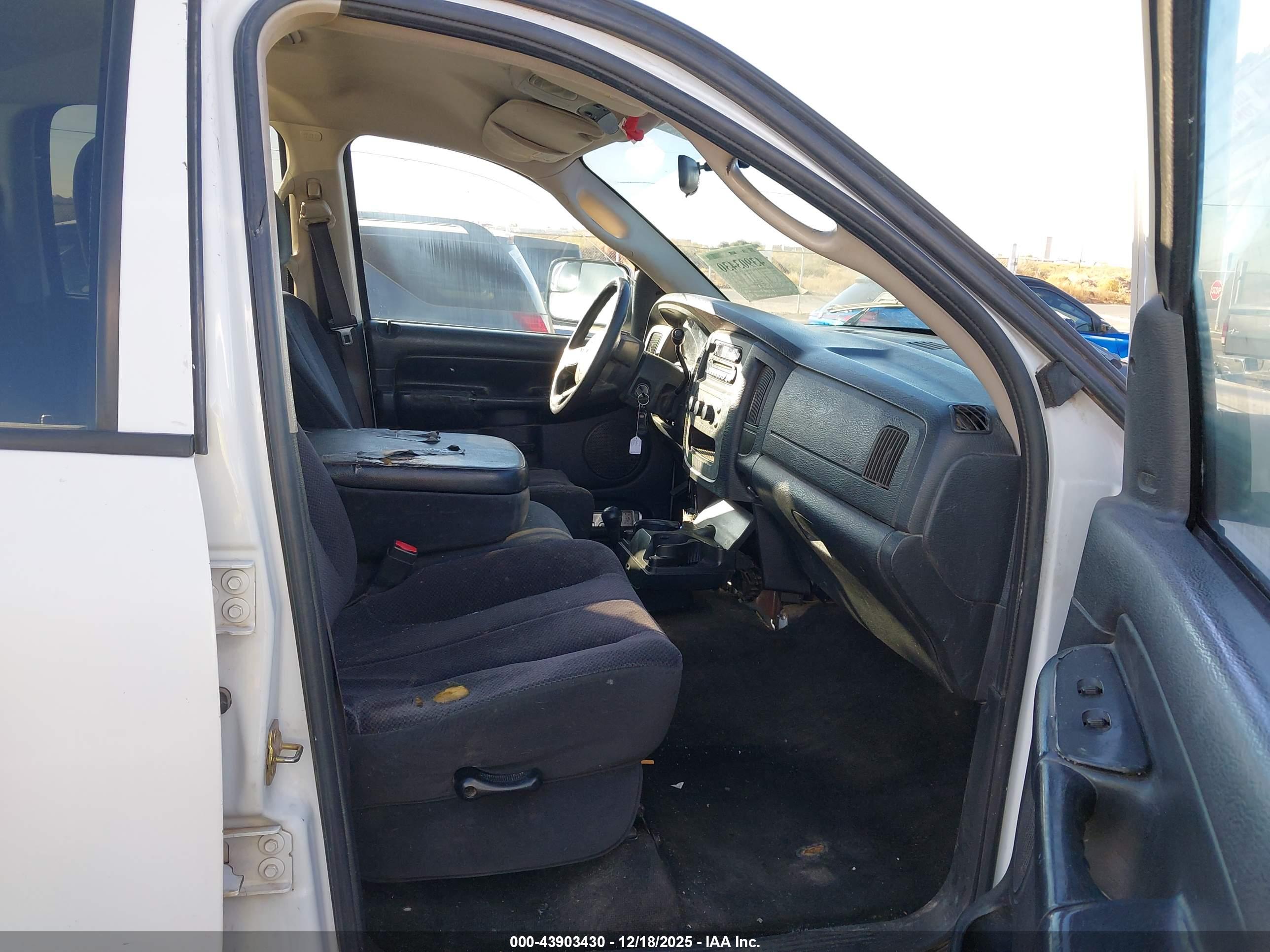 DODGE RAM image 5