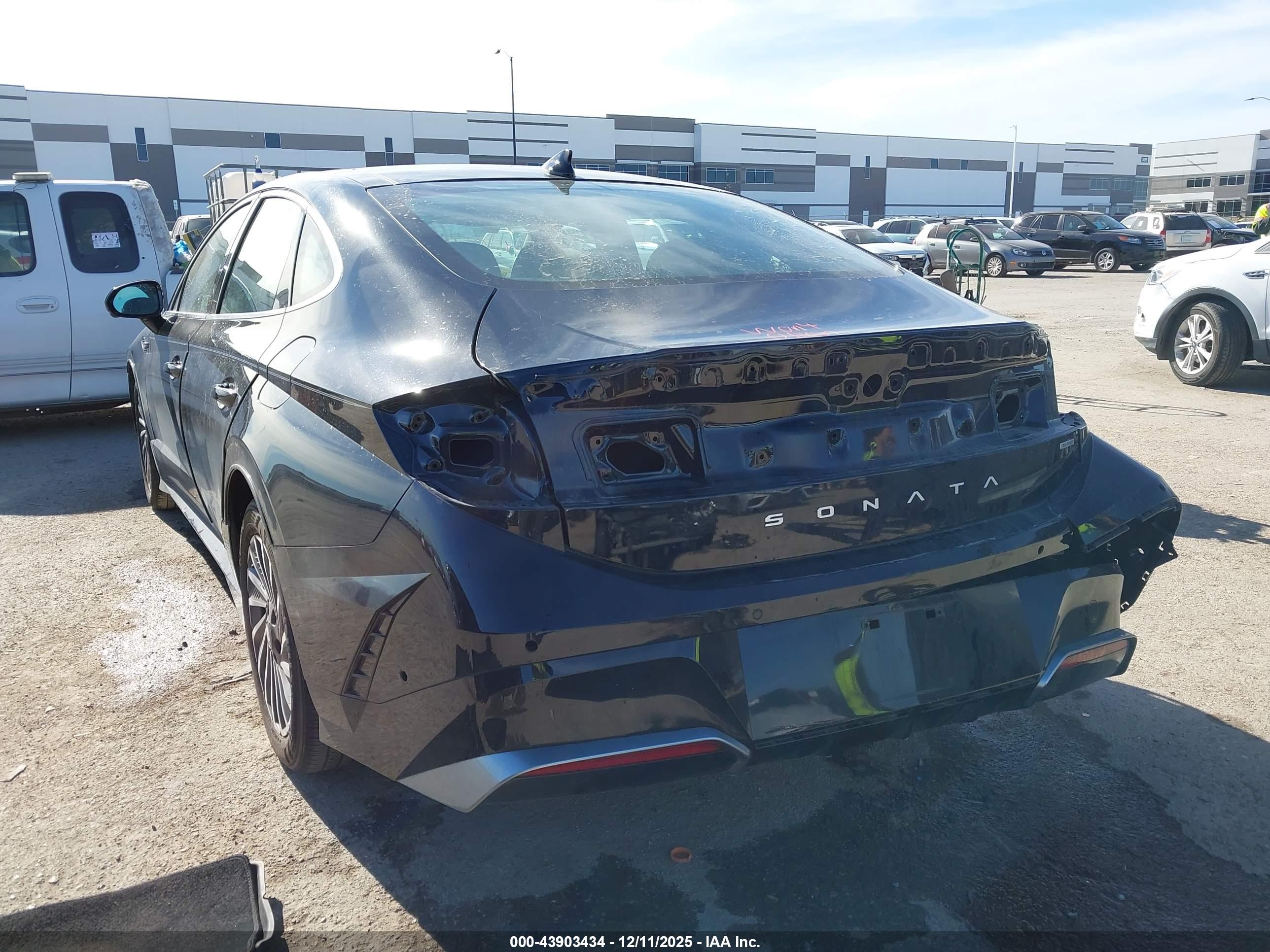 HYUNDAI SONATA image 3