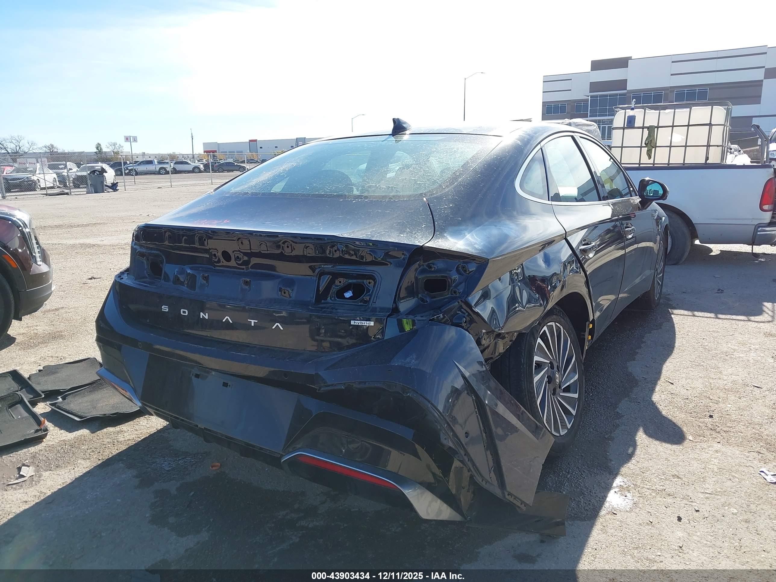 HYUNDAI SONATA image 4