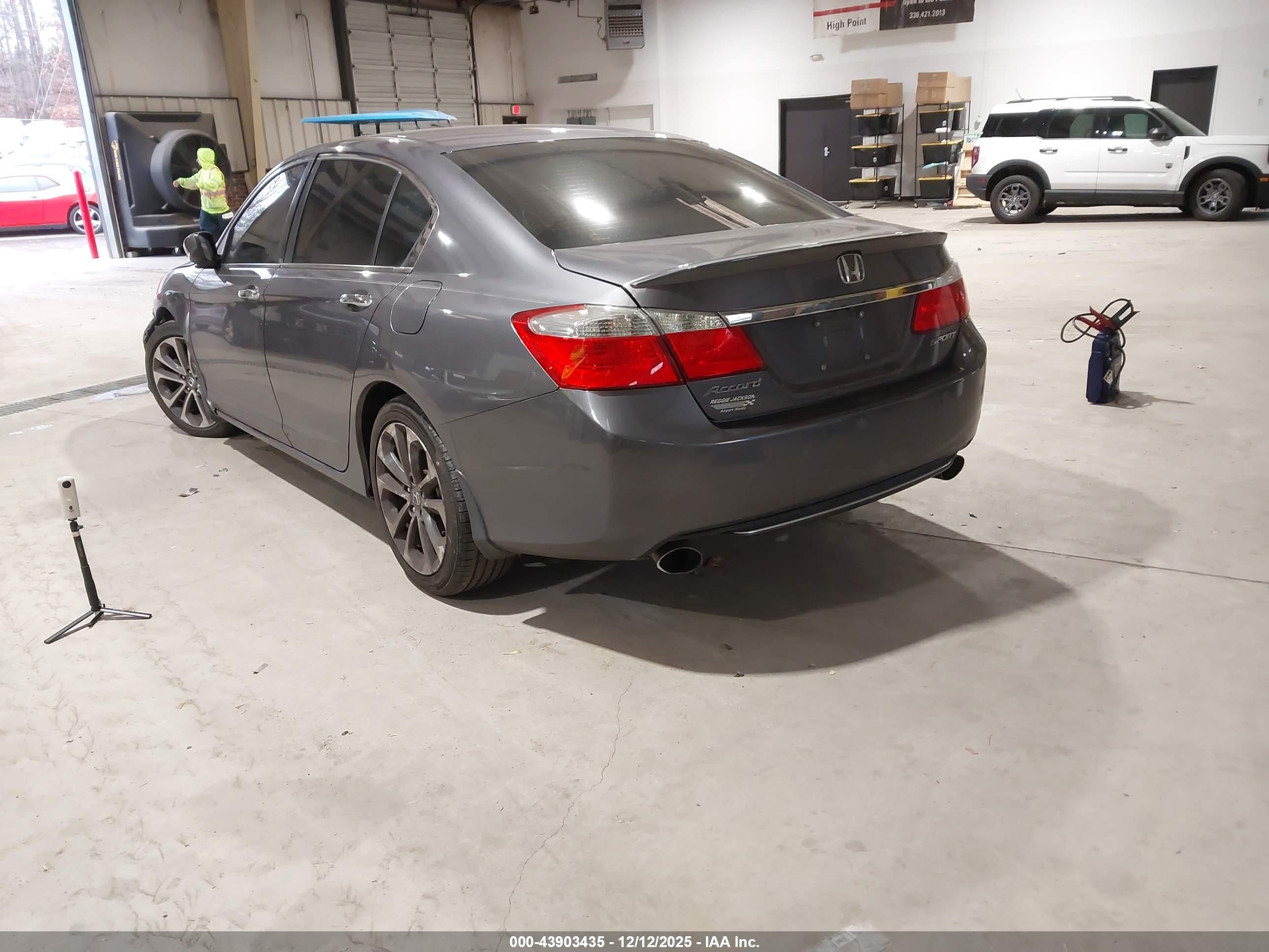 HONDA ACCORD image 3