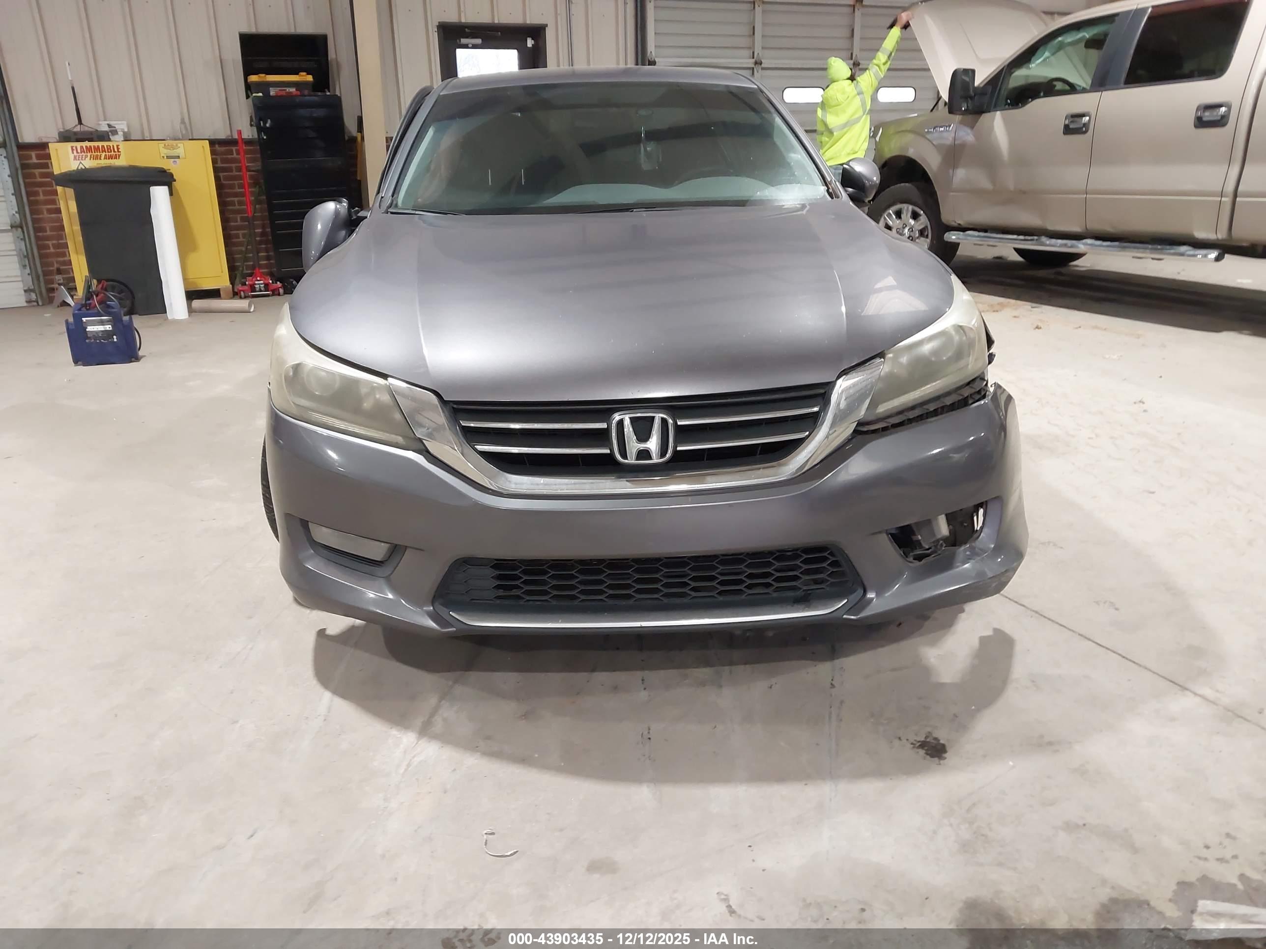 HONDA ACCORD image 6