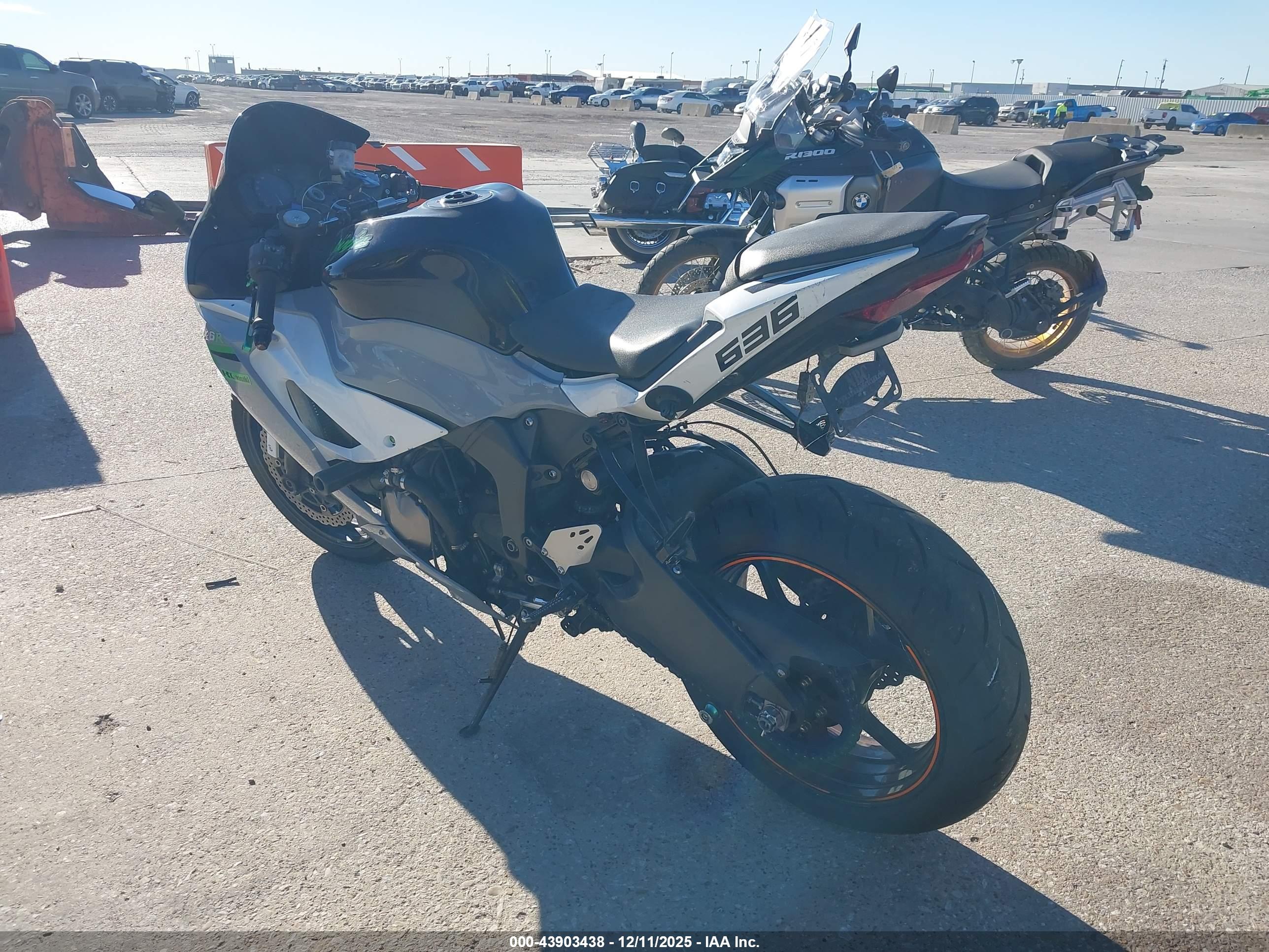 KAWASAKI ZX636 image 3