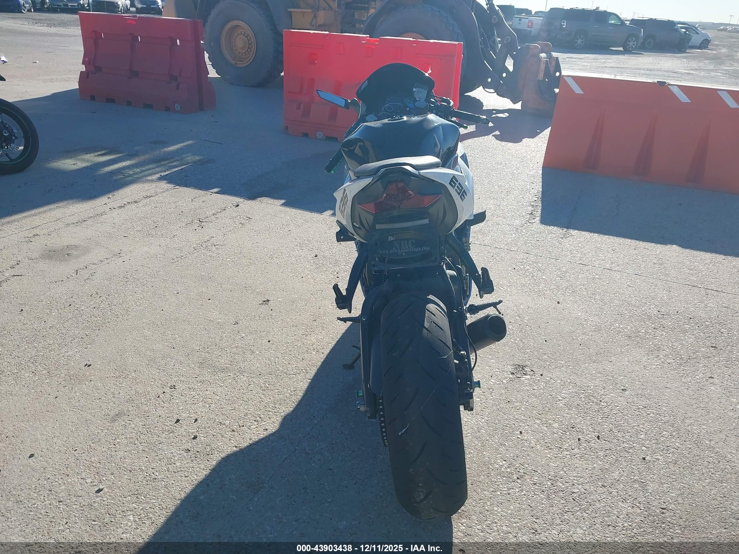 KAWASAKI ZX636 image 6