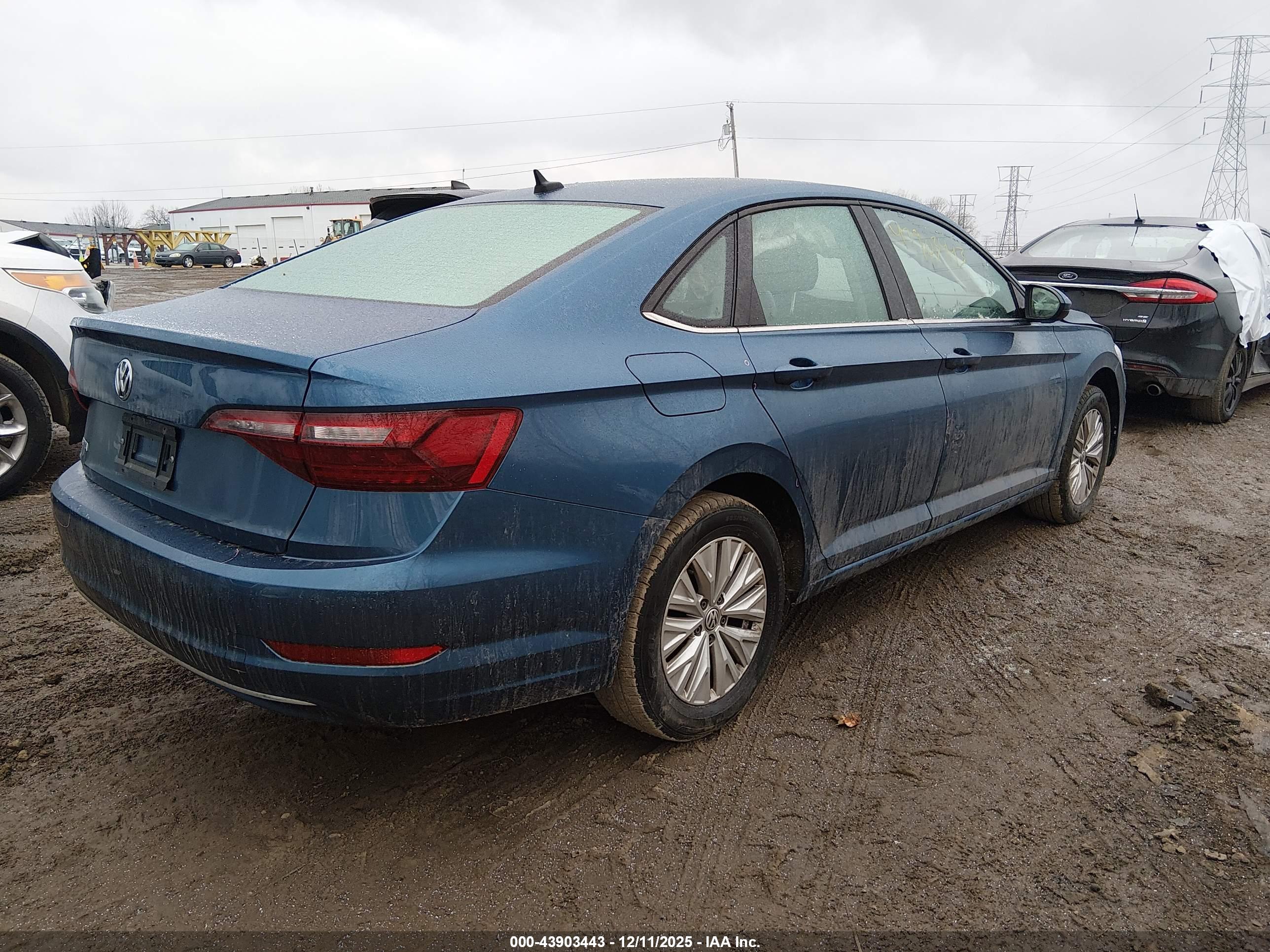 VOLKSWAGEN JETTA image 4