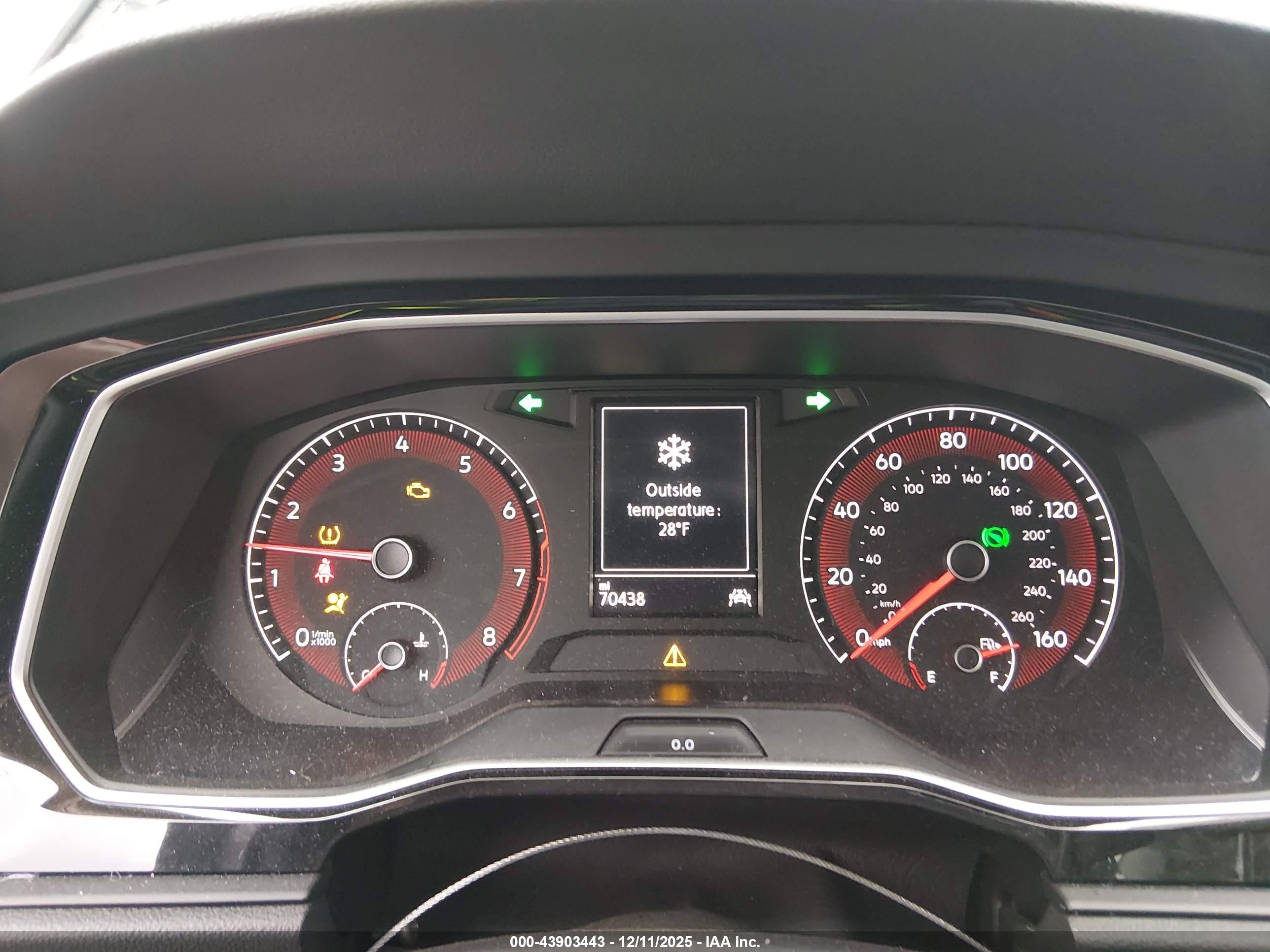 VOLKSWAGEN JETTA image 7