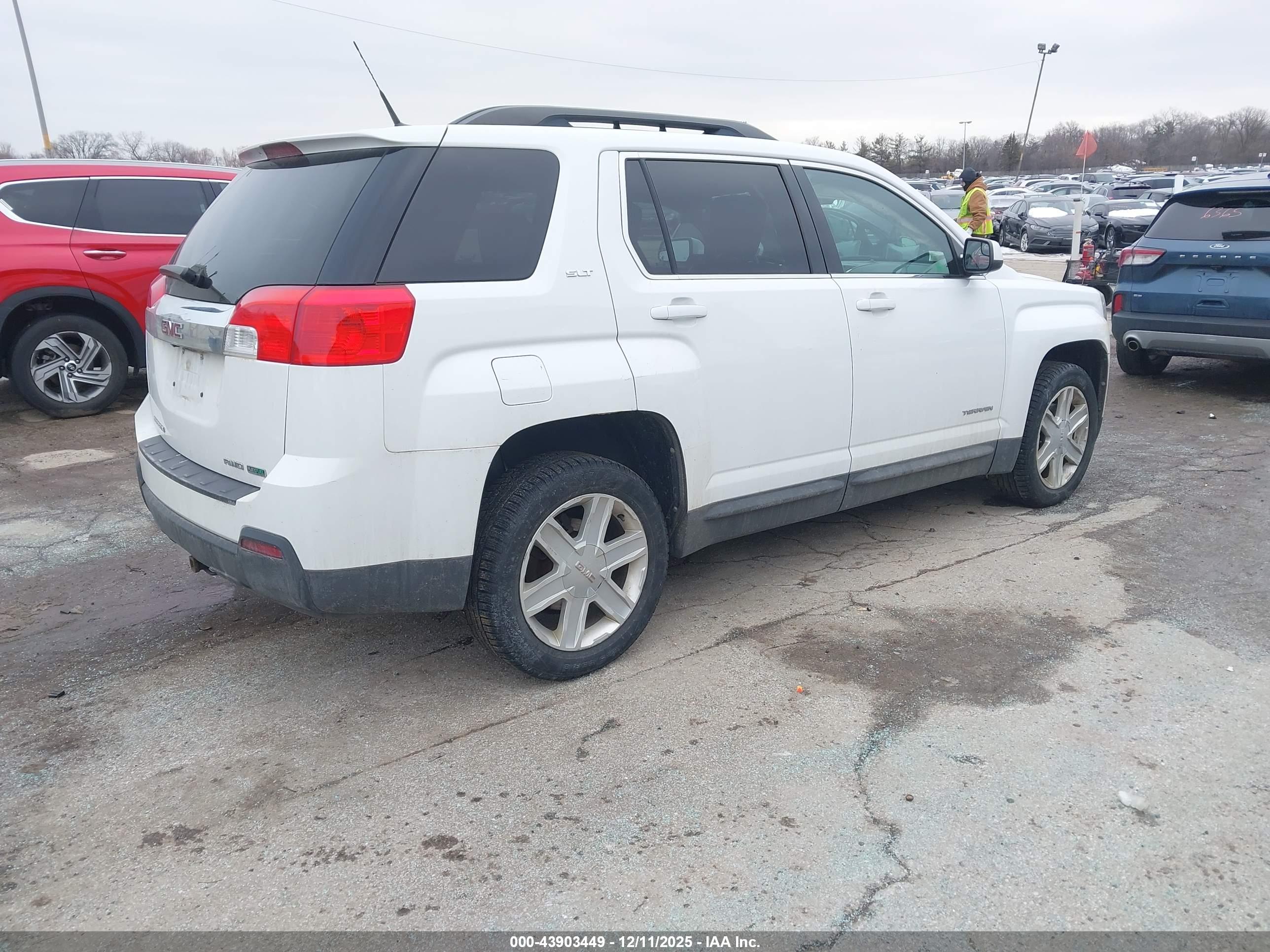 GMC TERRAIN image 4