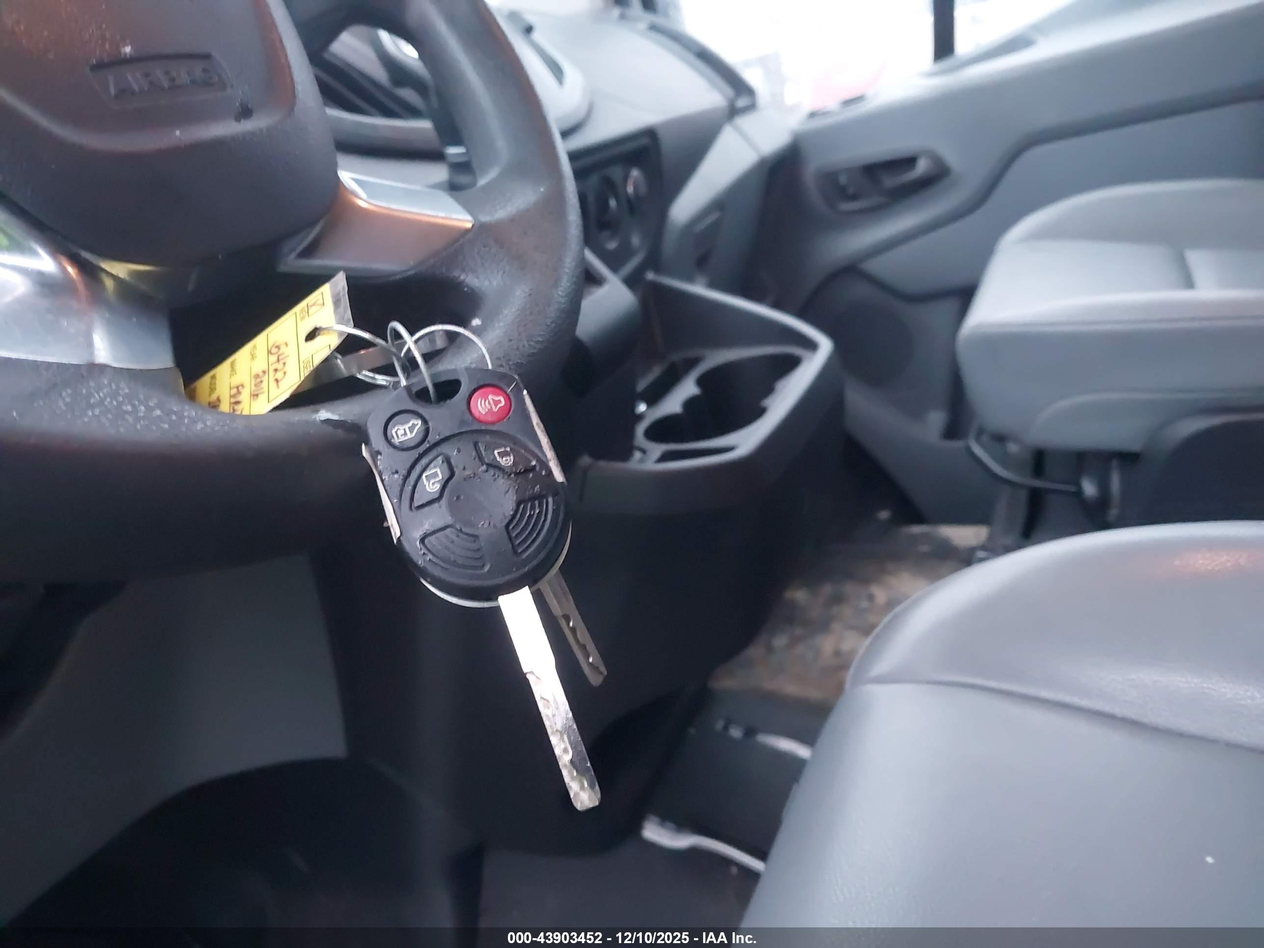 FORD TRANSIT-250 image 11