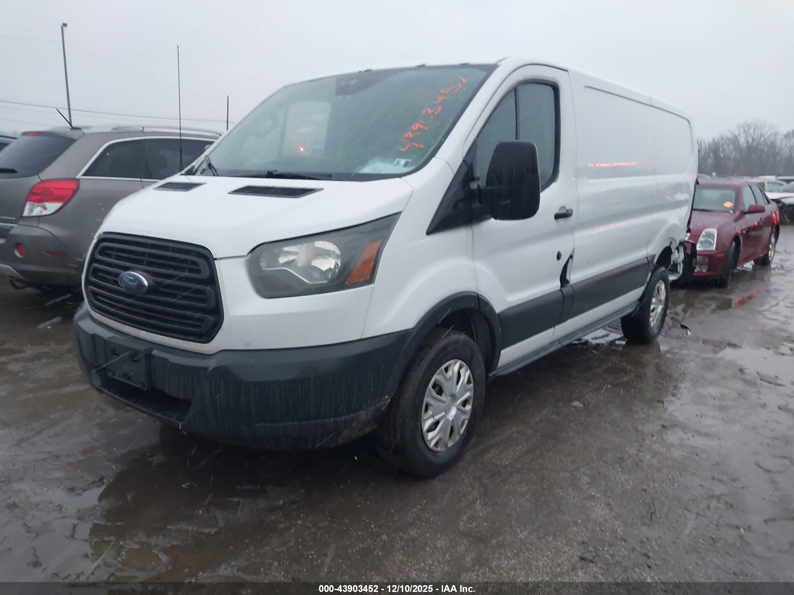 FORD TRANSIT-250 image 2