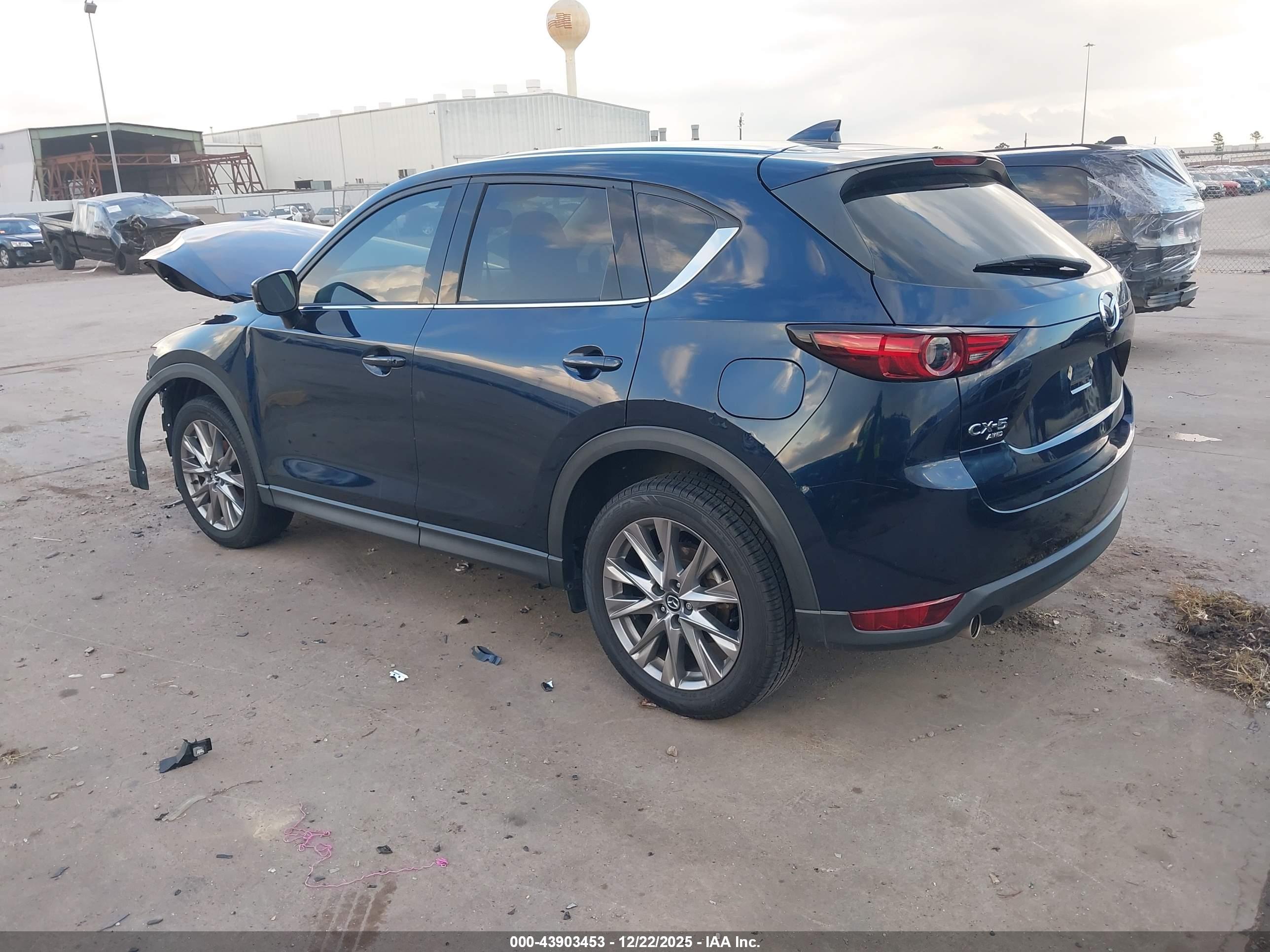 MAZDA CX-5 image 3