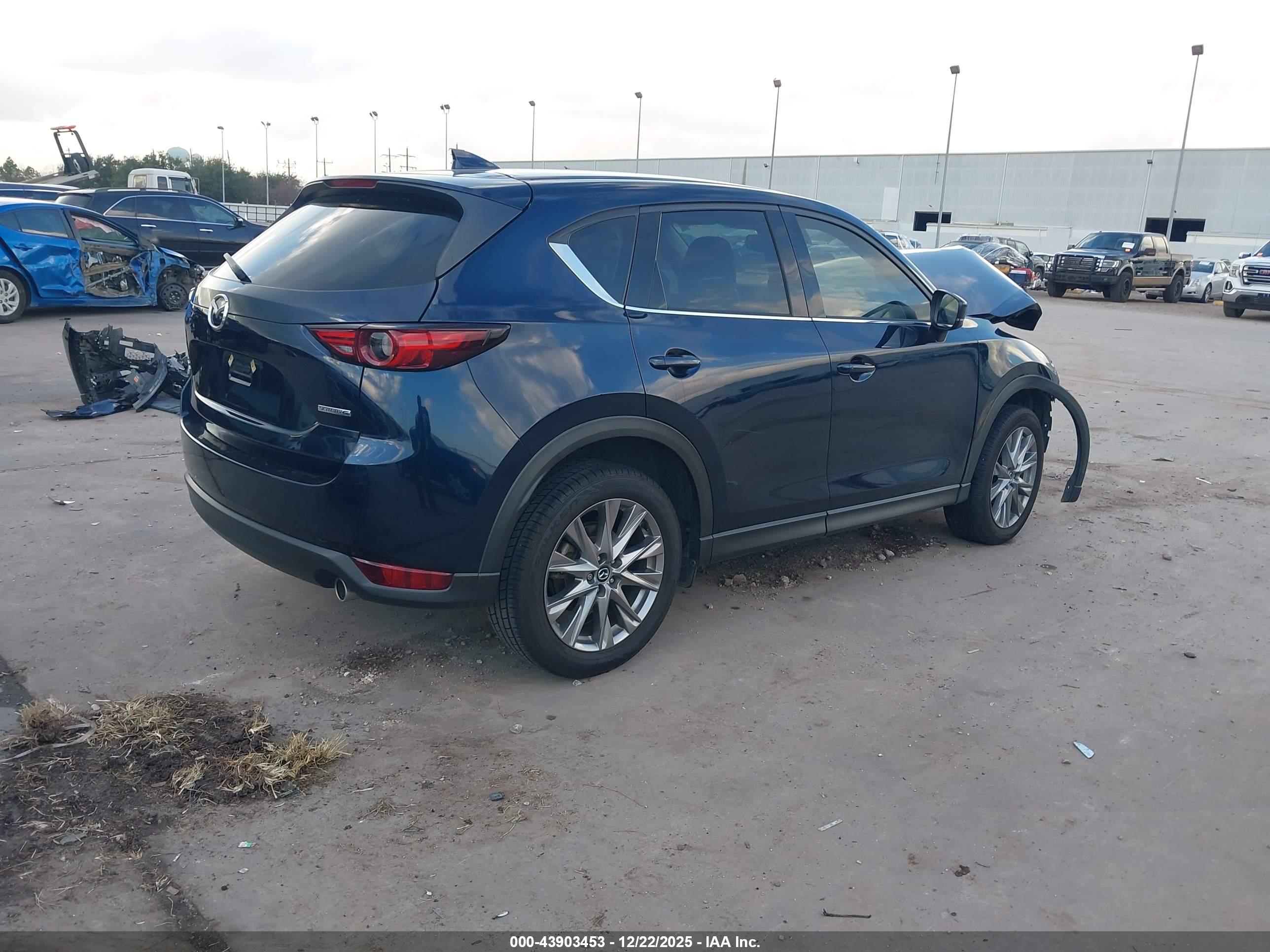 MAZDA CX-5 image 4