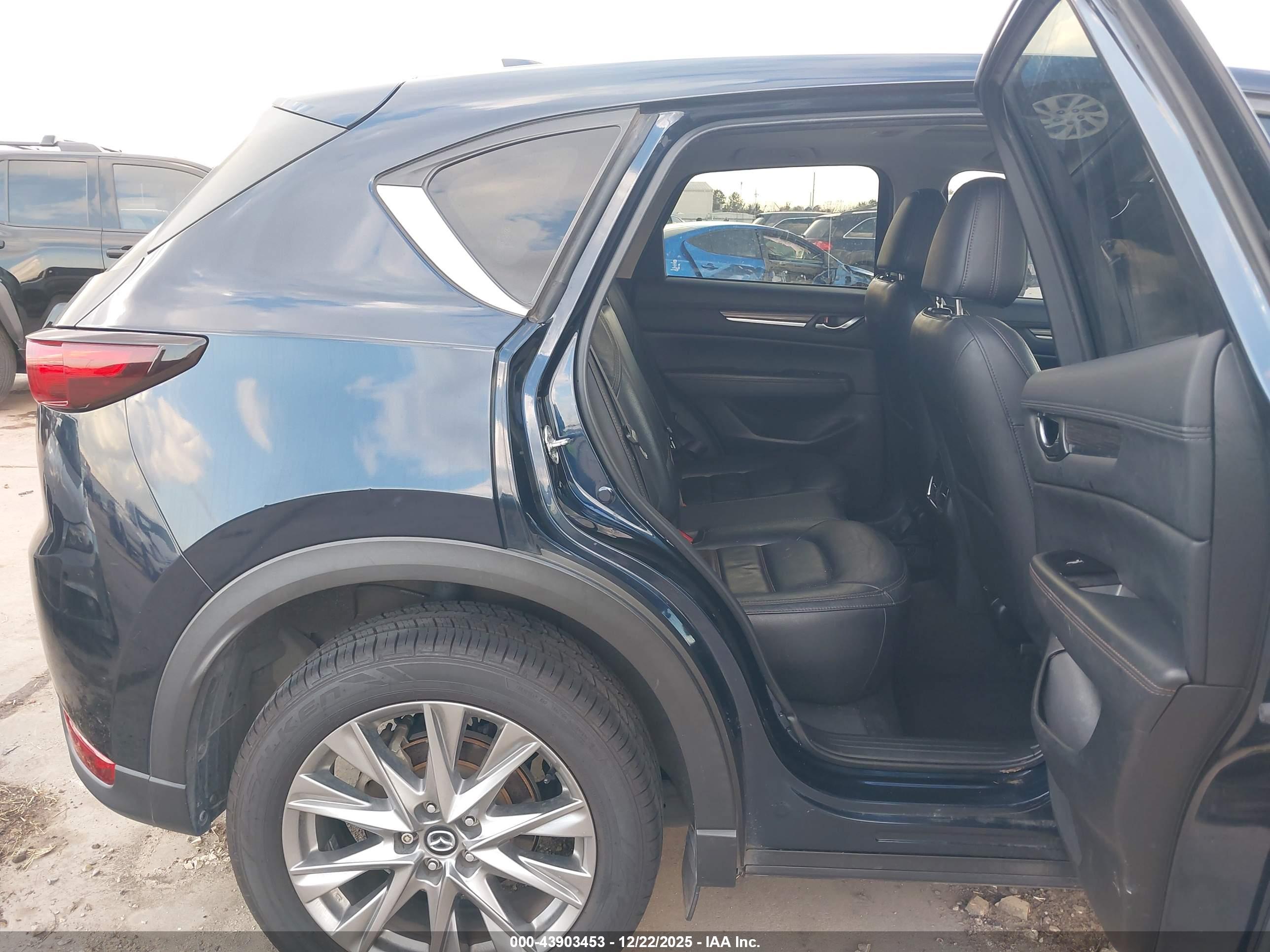MAZDA CX-5 image 8