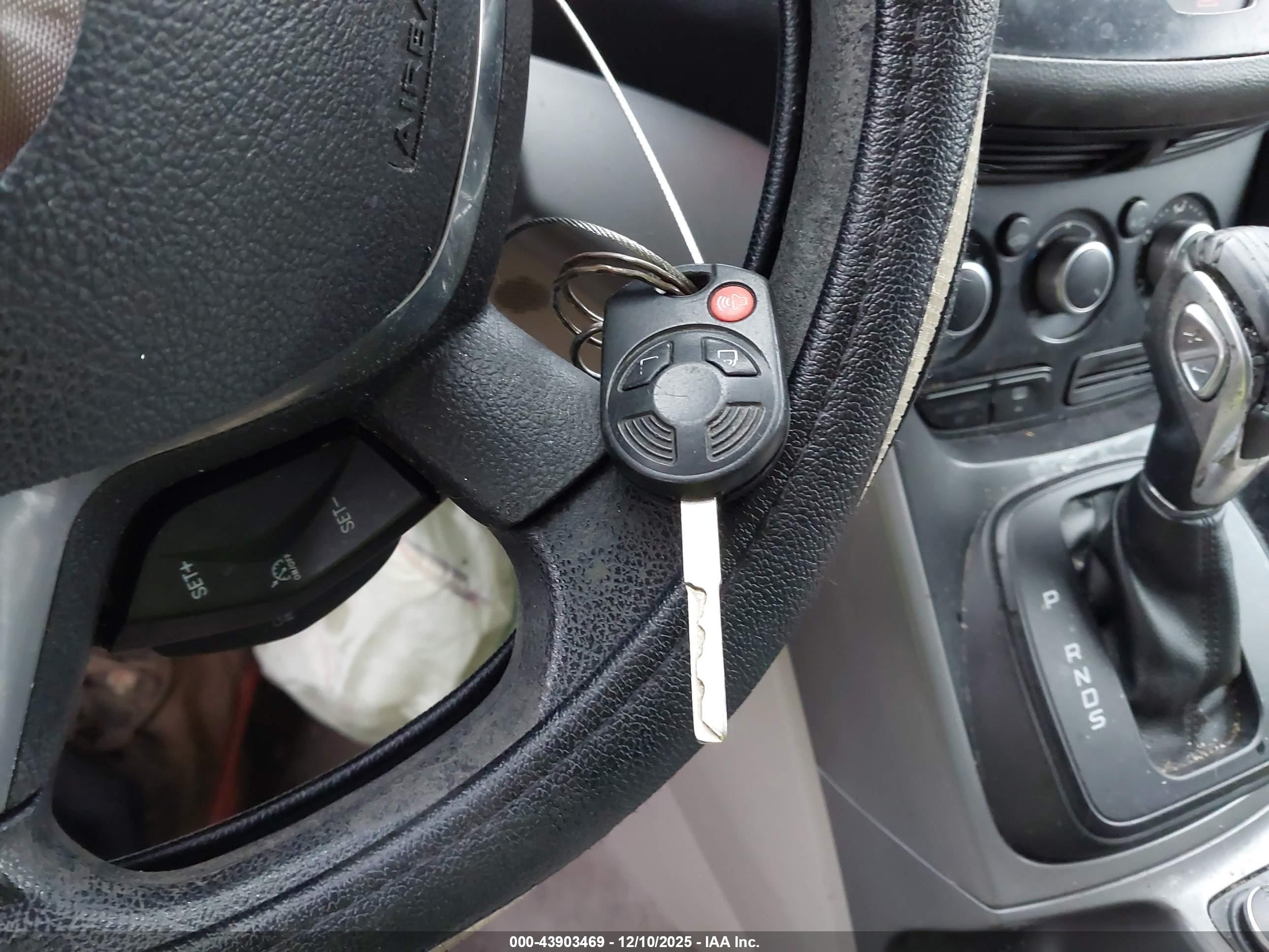 FORD ESCAPE image 11