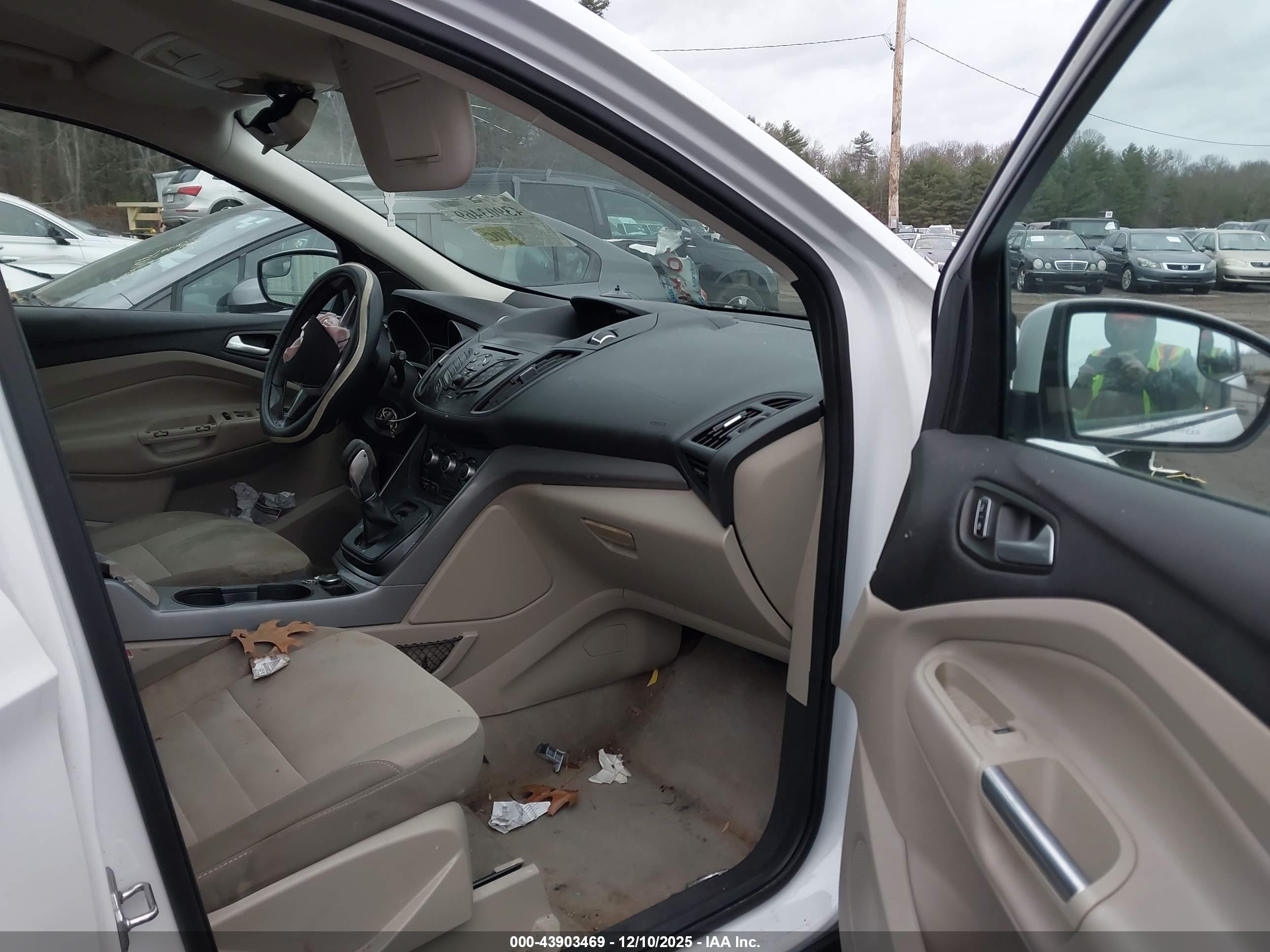 FORD ESCAPE image 5