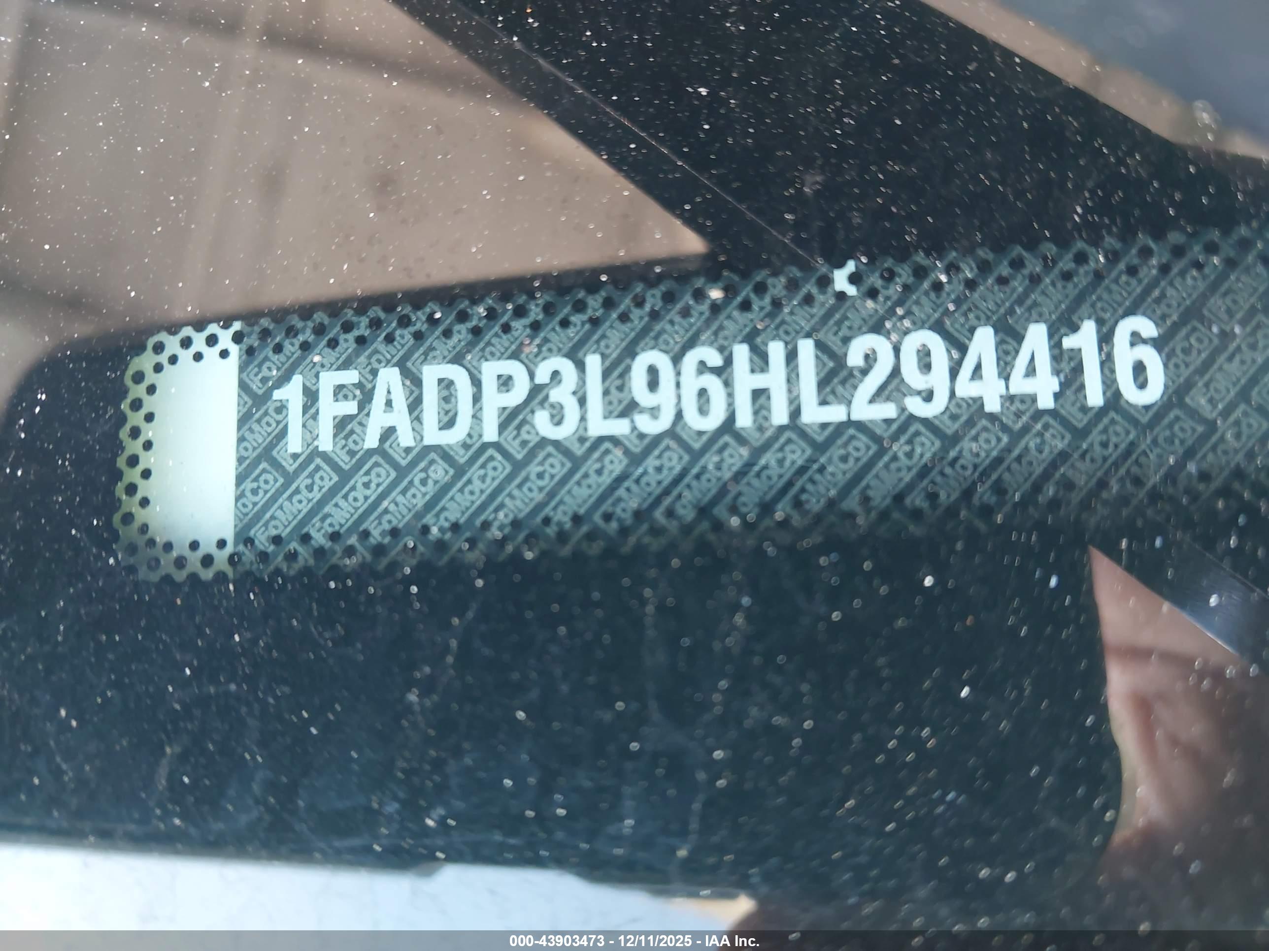 FORD FOCUS image 9