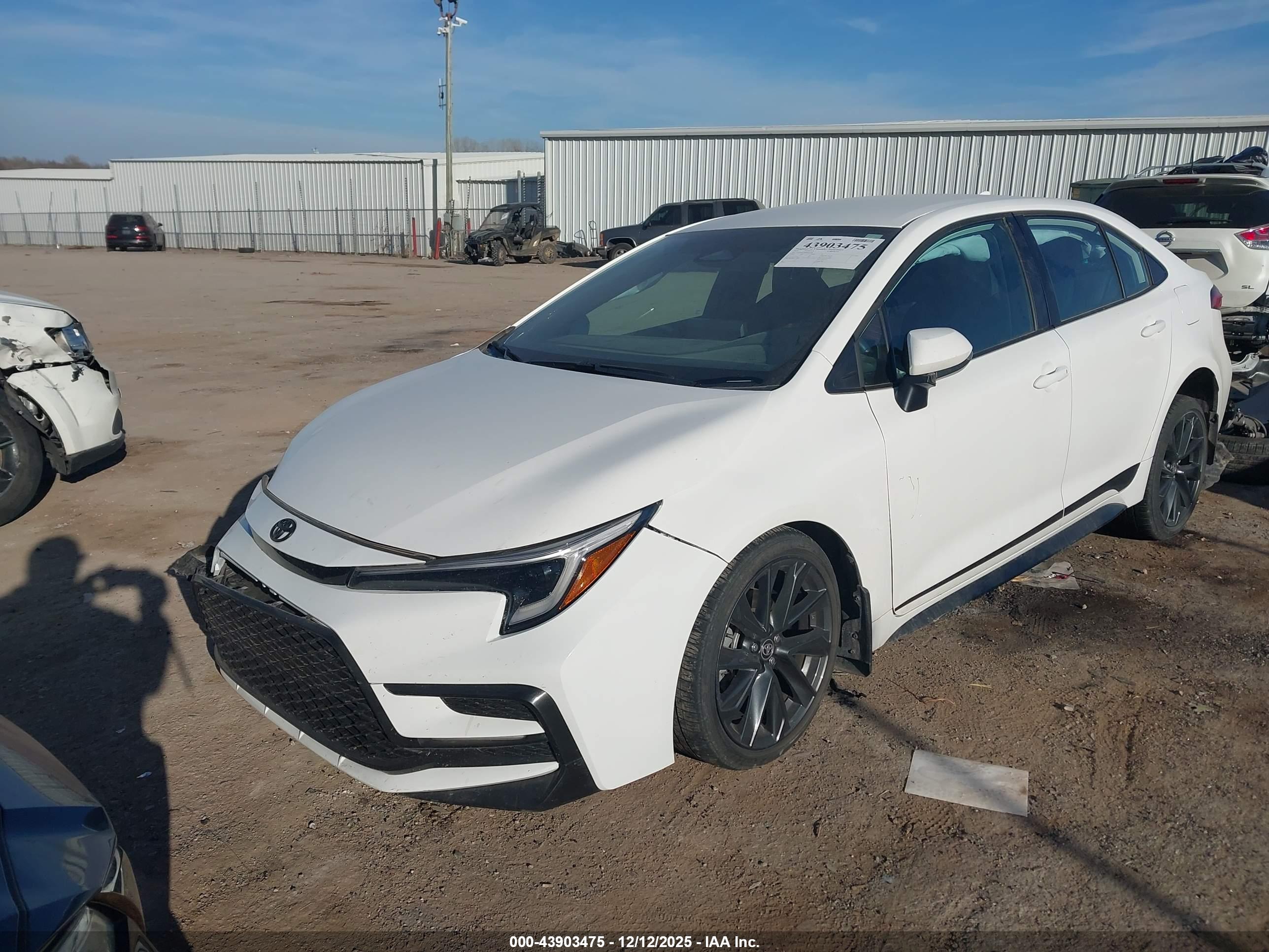 TOYOTA COROLLA image 2
