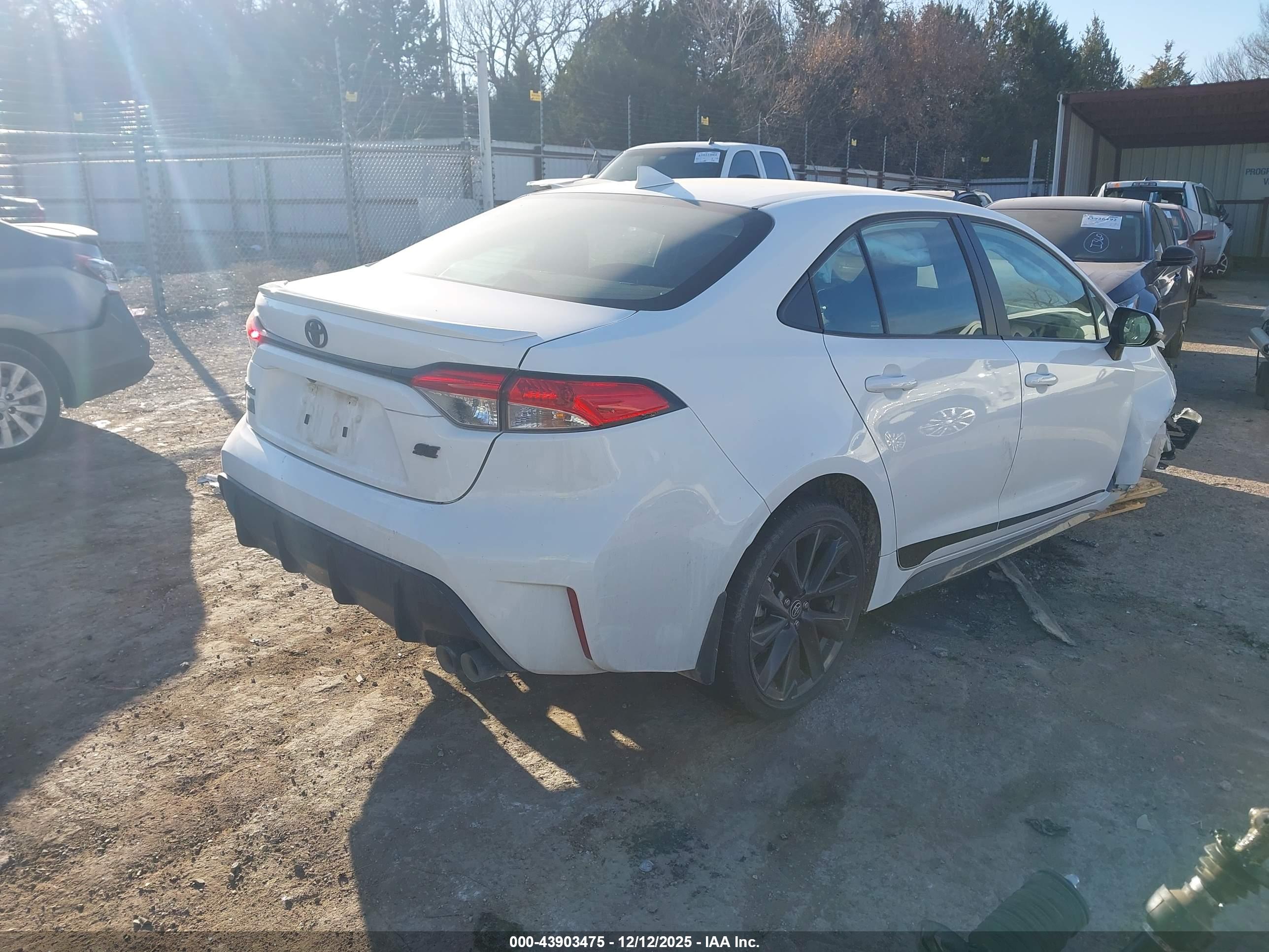 TOYOTA COROLLA image 4