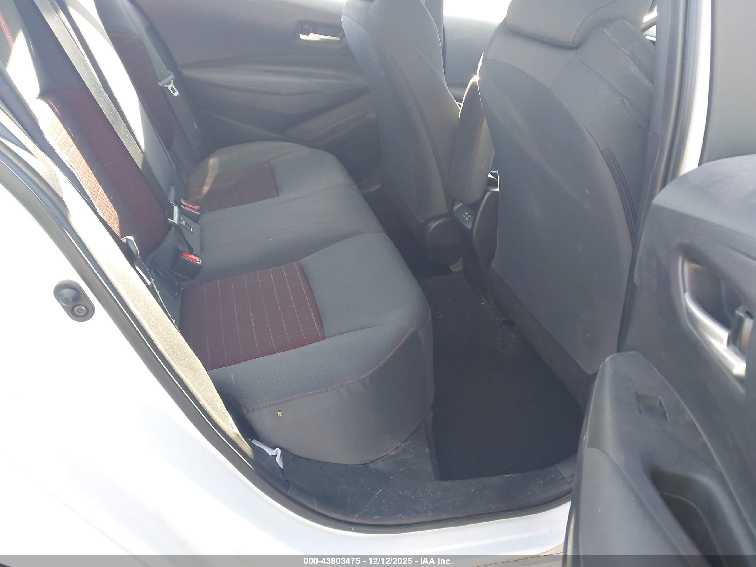 TOYOTA COROLLA image 8