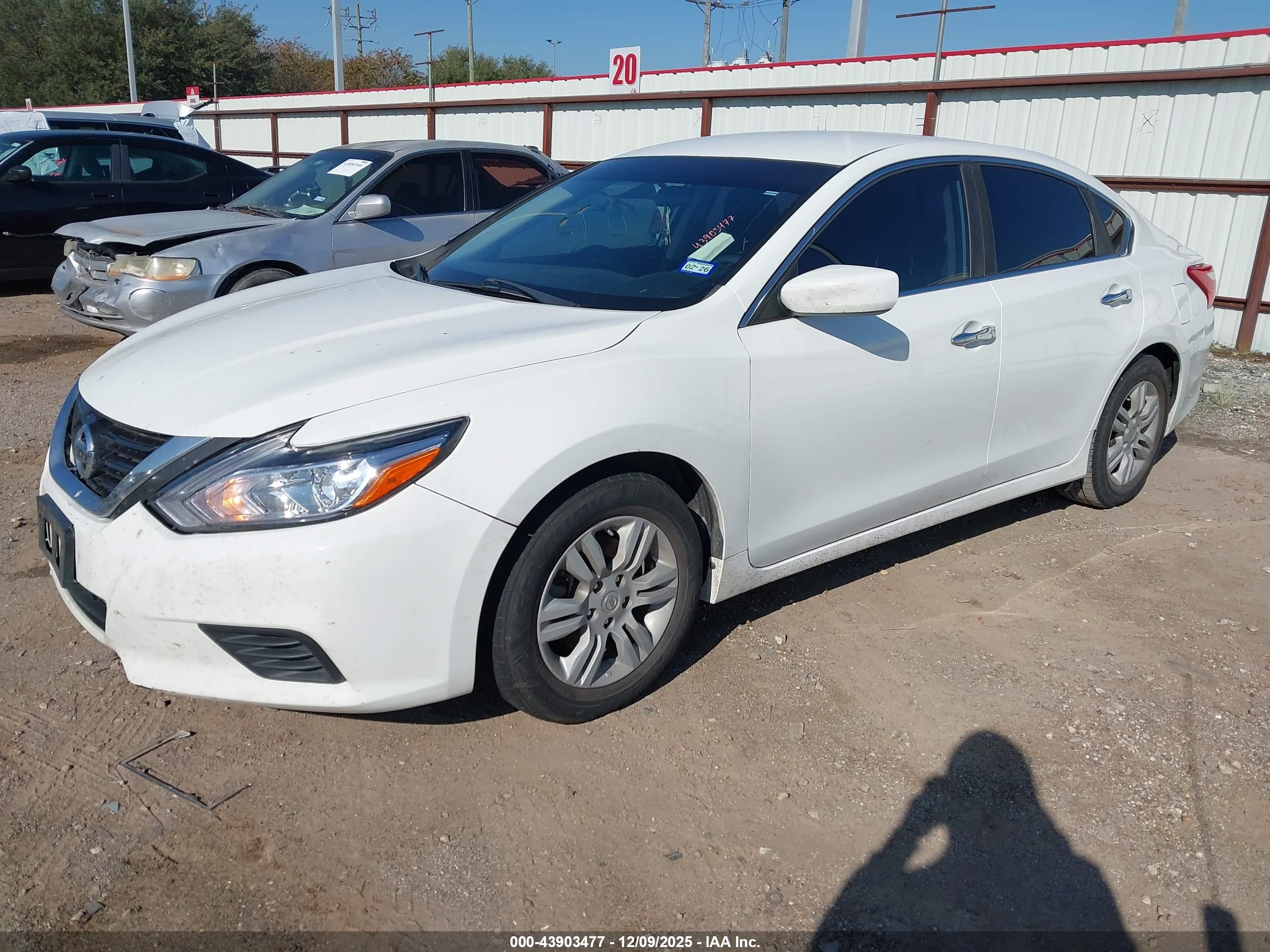NISSAN ALTIMA image 2