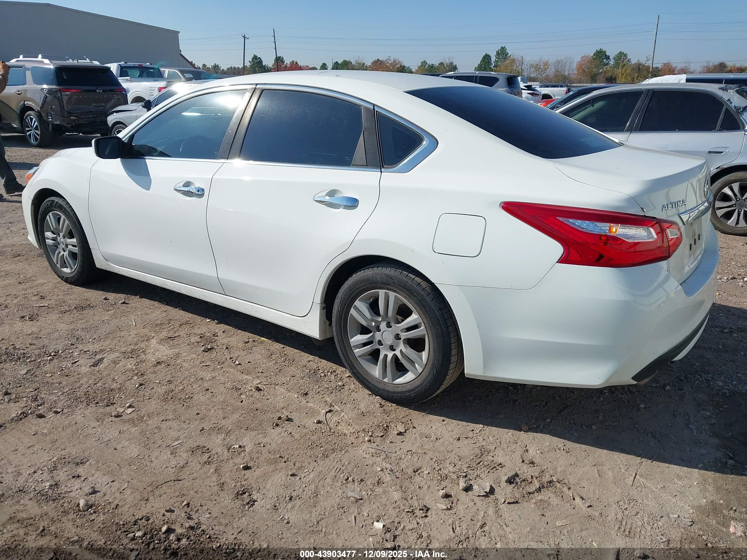 NISSAN ALTIMA image 3