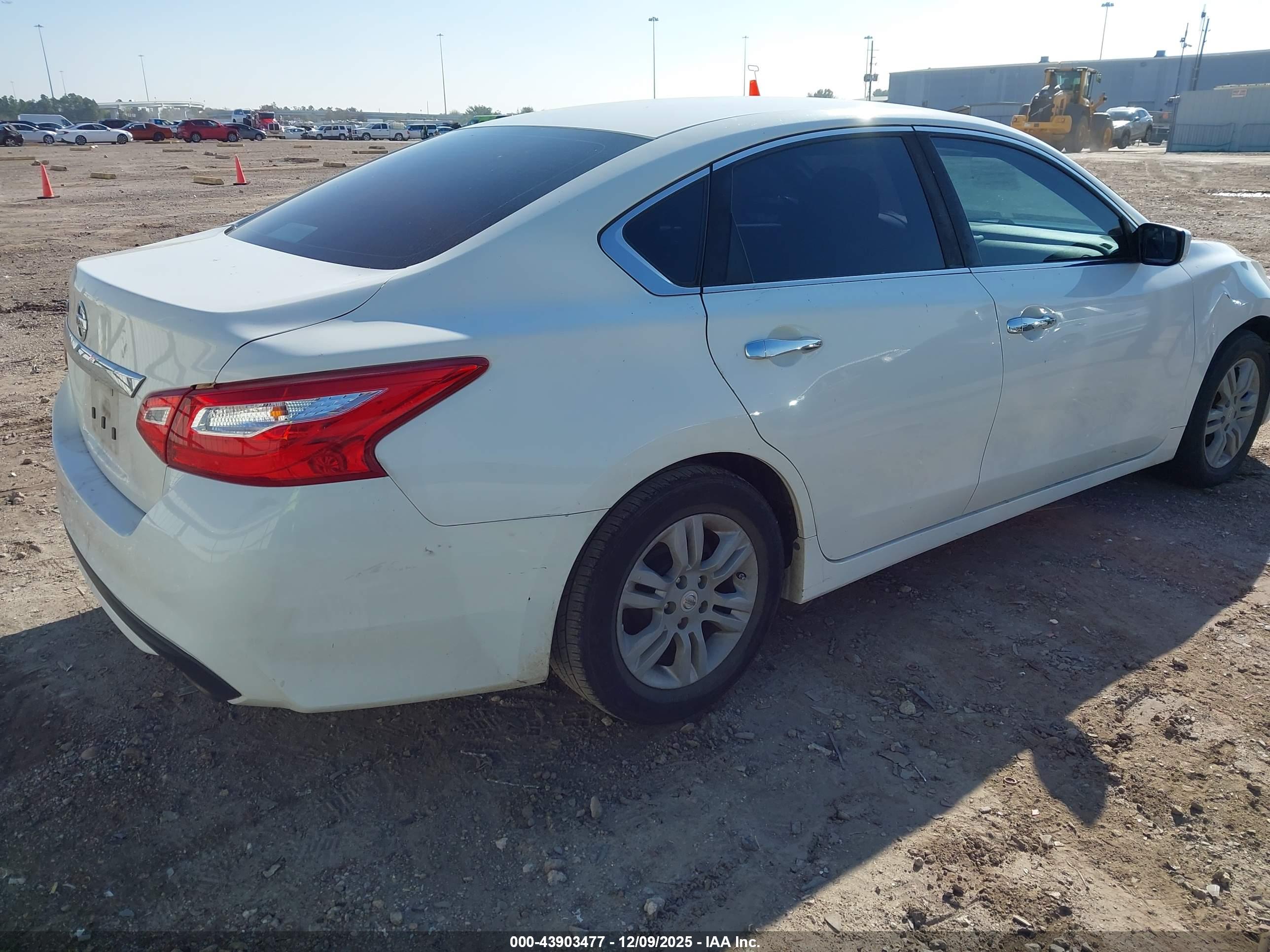 NISSAN ALTIMA image 4