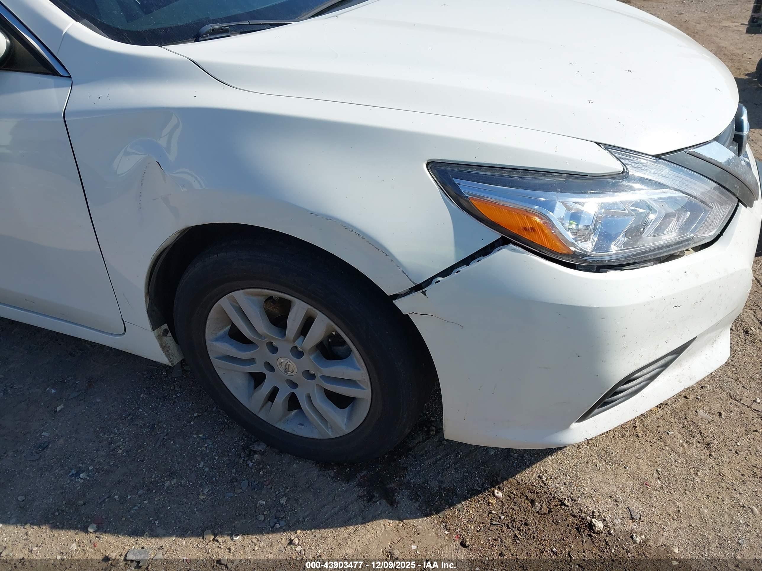 NISSAN ALTIMA image 6