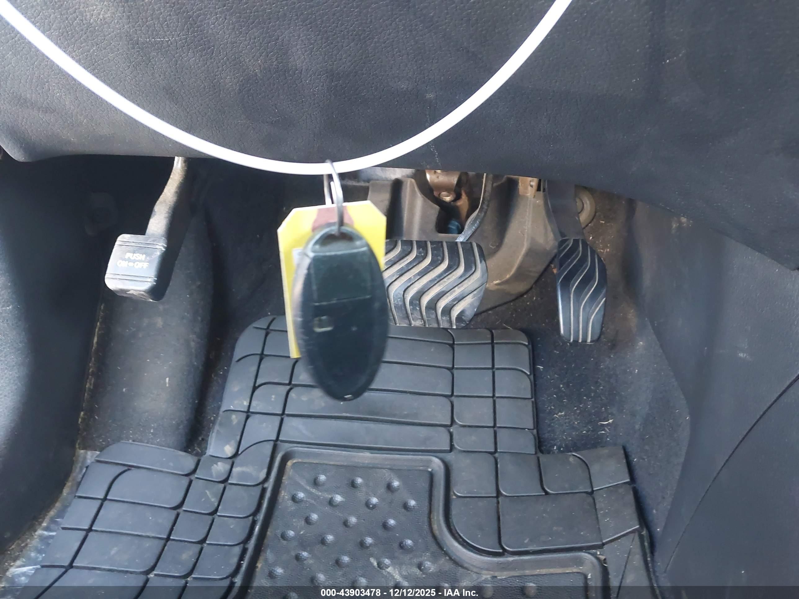 NISSAN ROGUE image 11