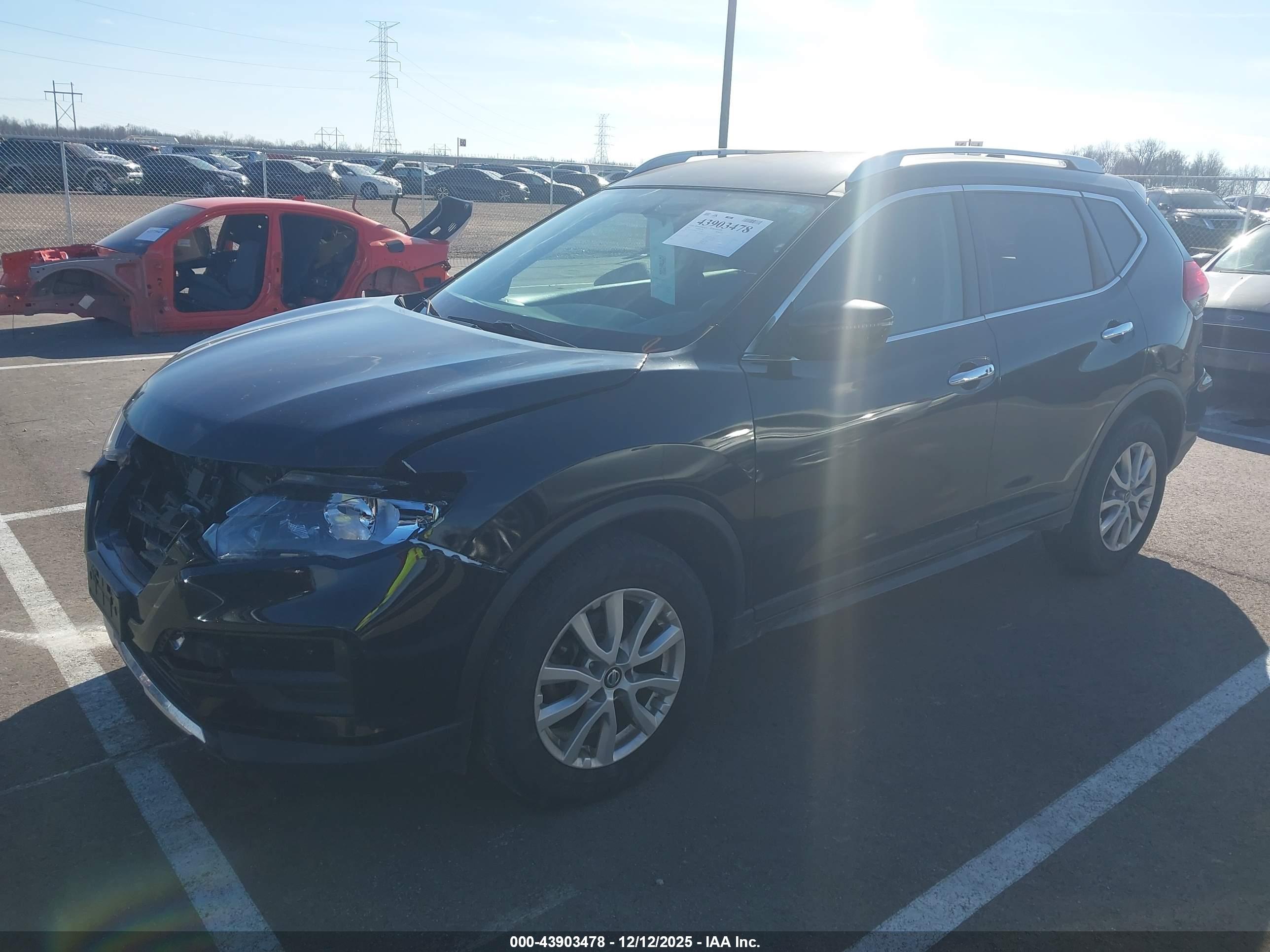 NISSAN ROGUE image 2
