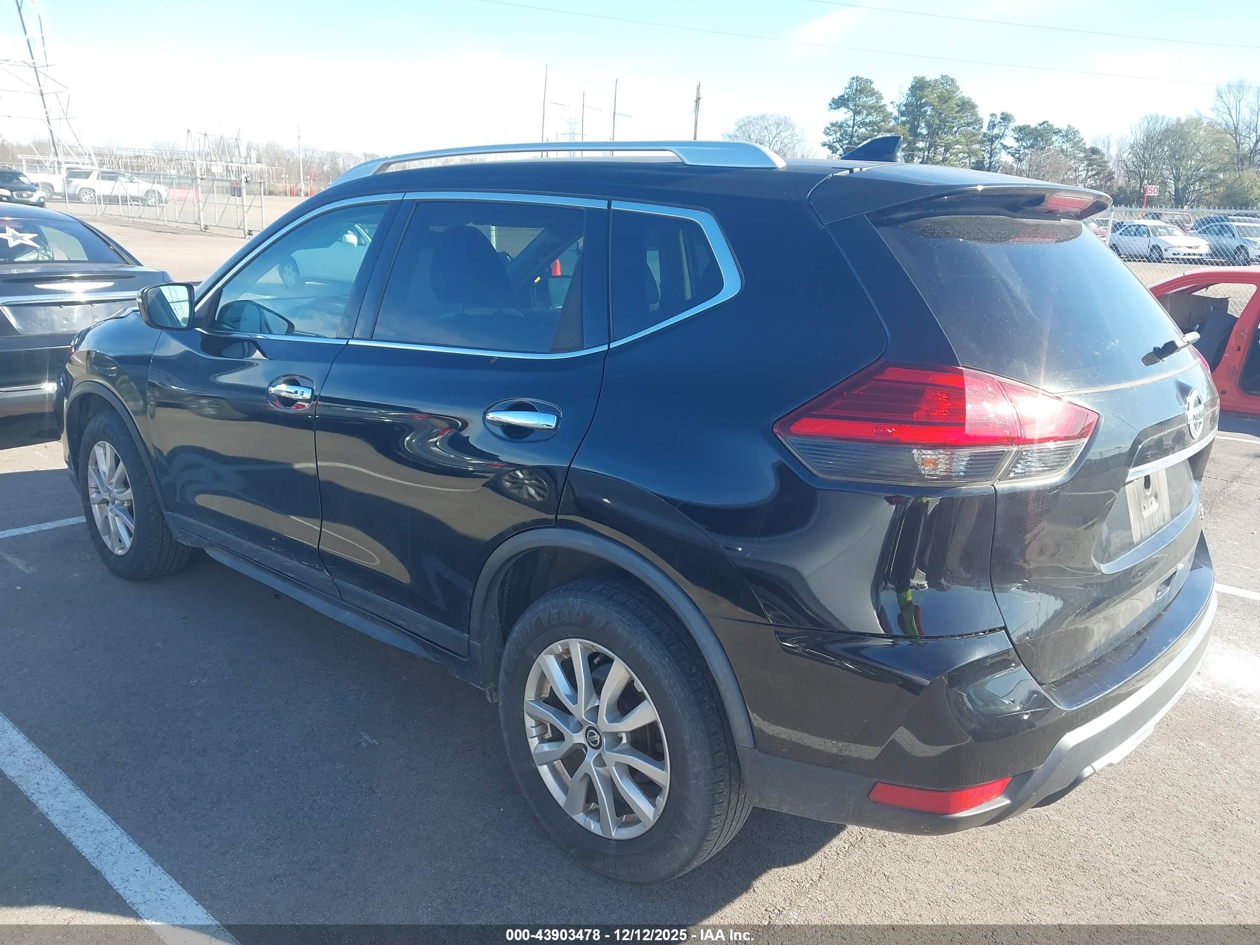 NISSAN ROGUE image 3