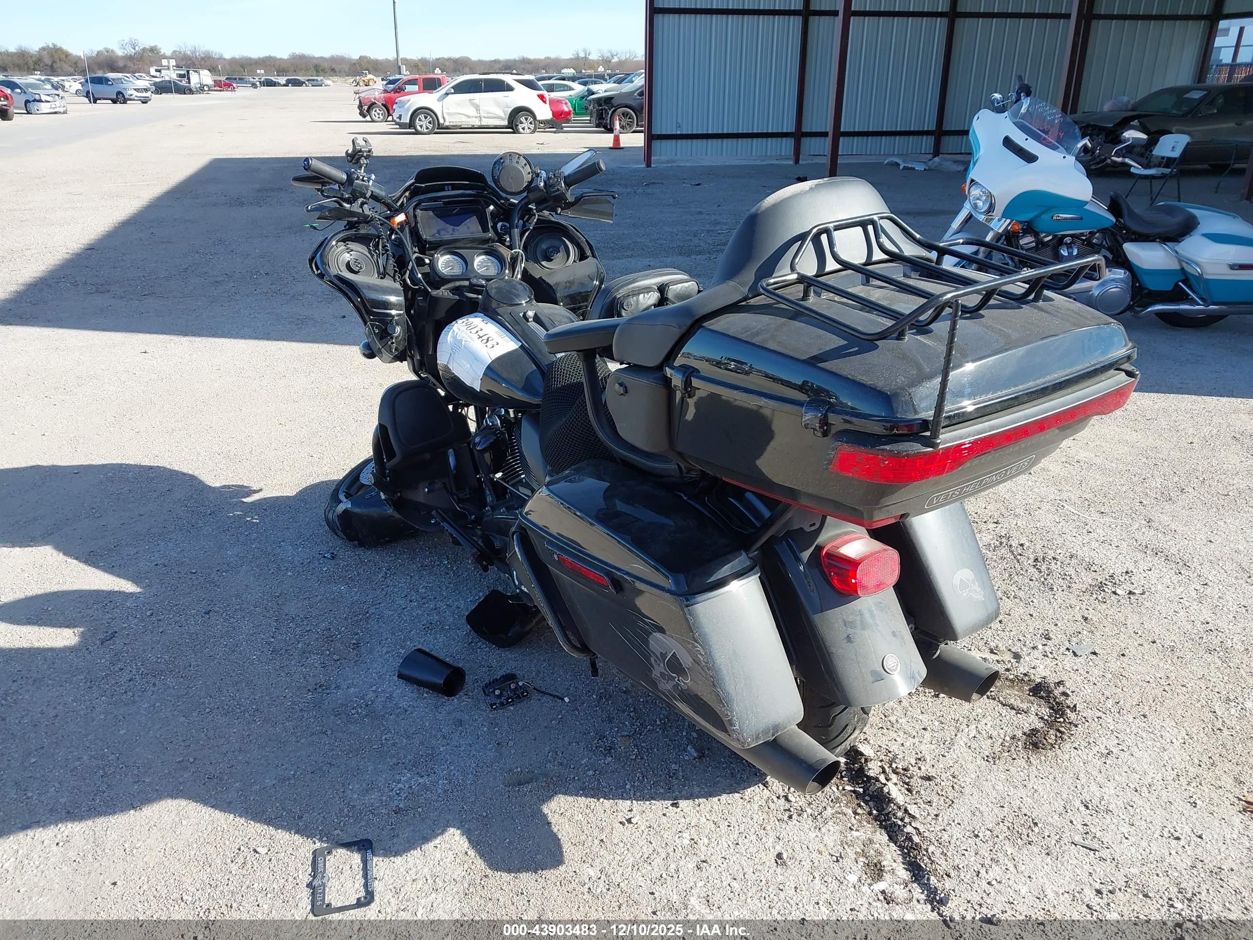 HARLEY-DAVIDSON FLTRK image 3
