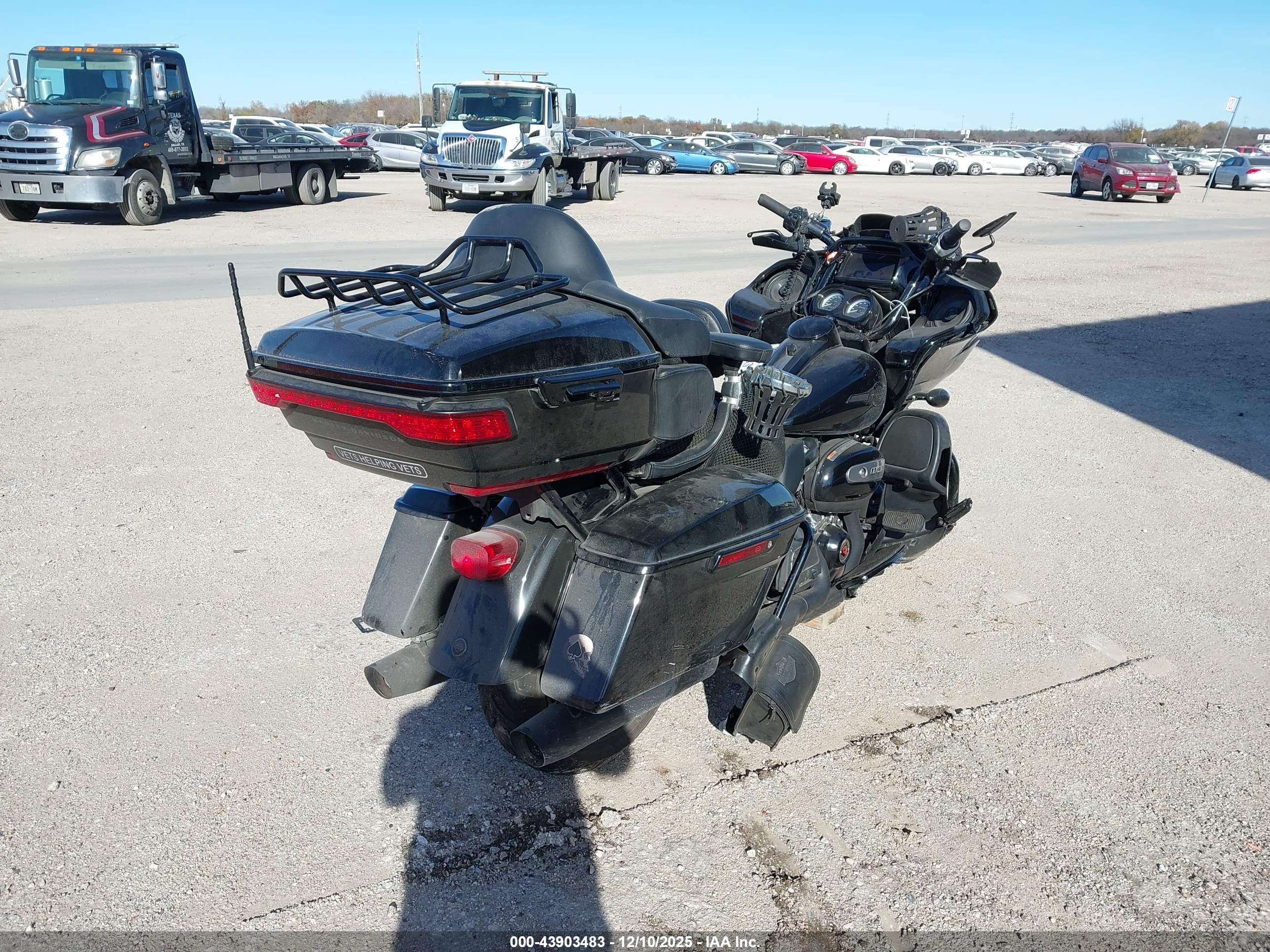 HARLEY-DAVIDSON FLTRK image 4