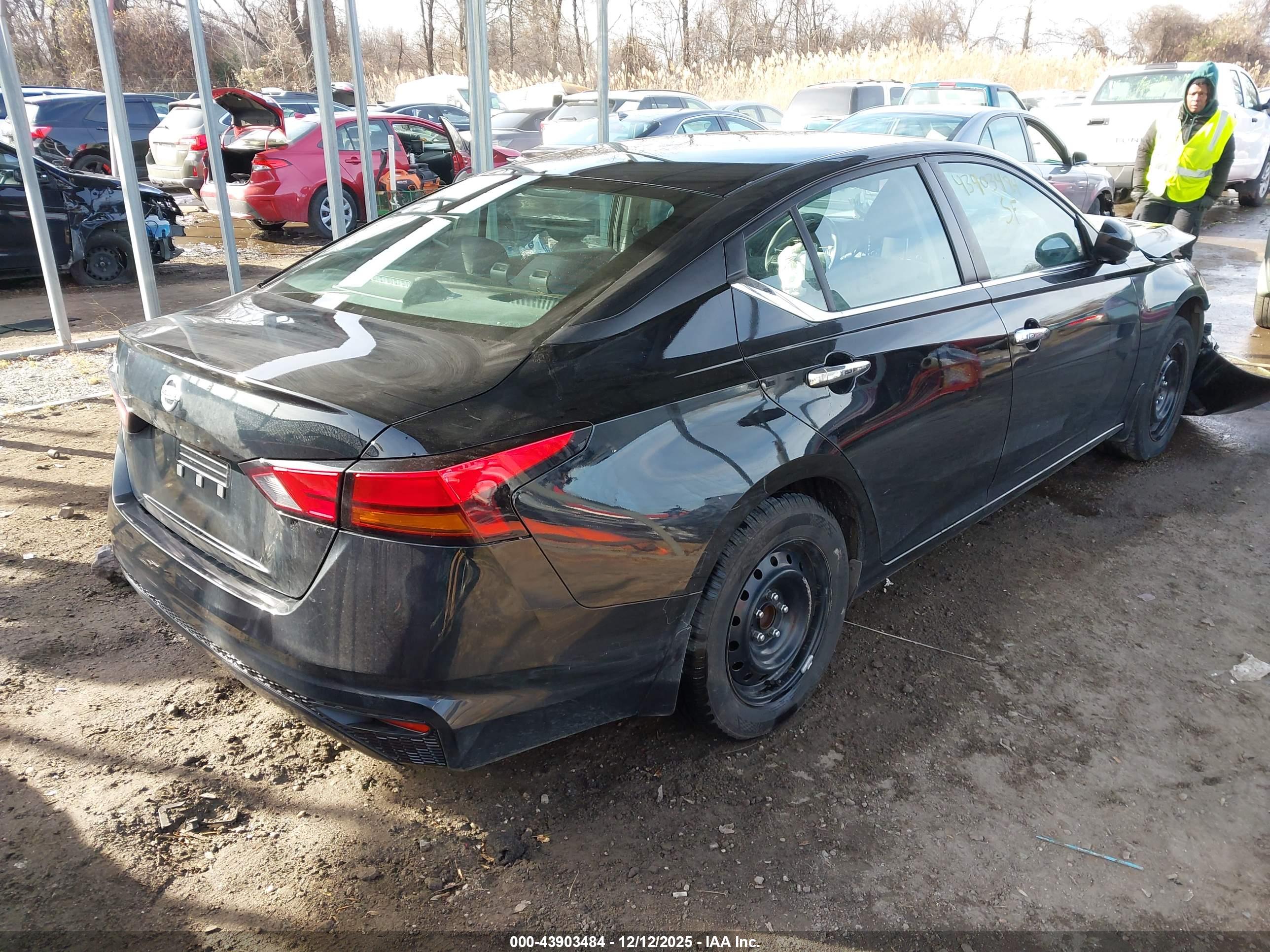 NISSAN ALTIMA image 4