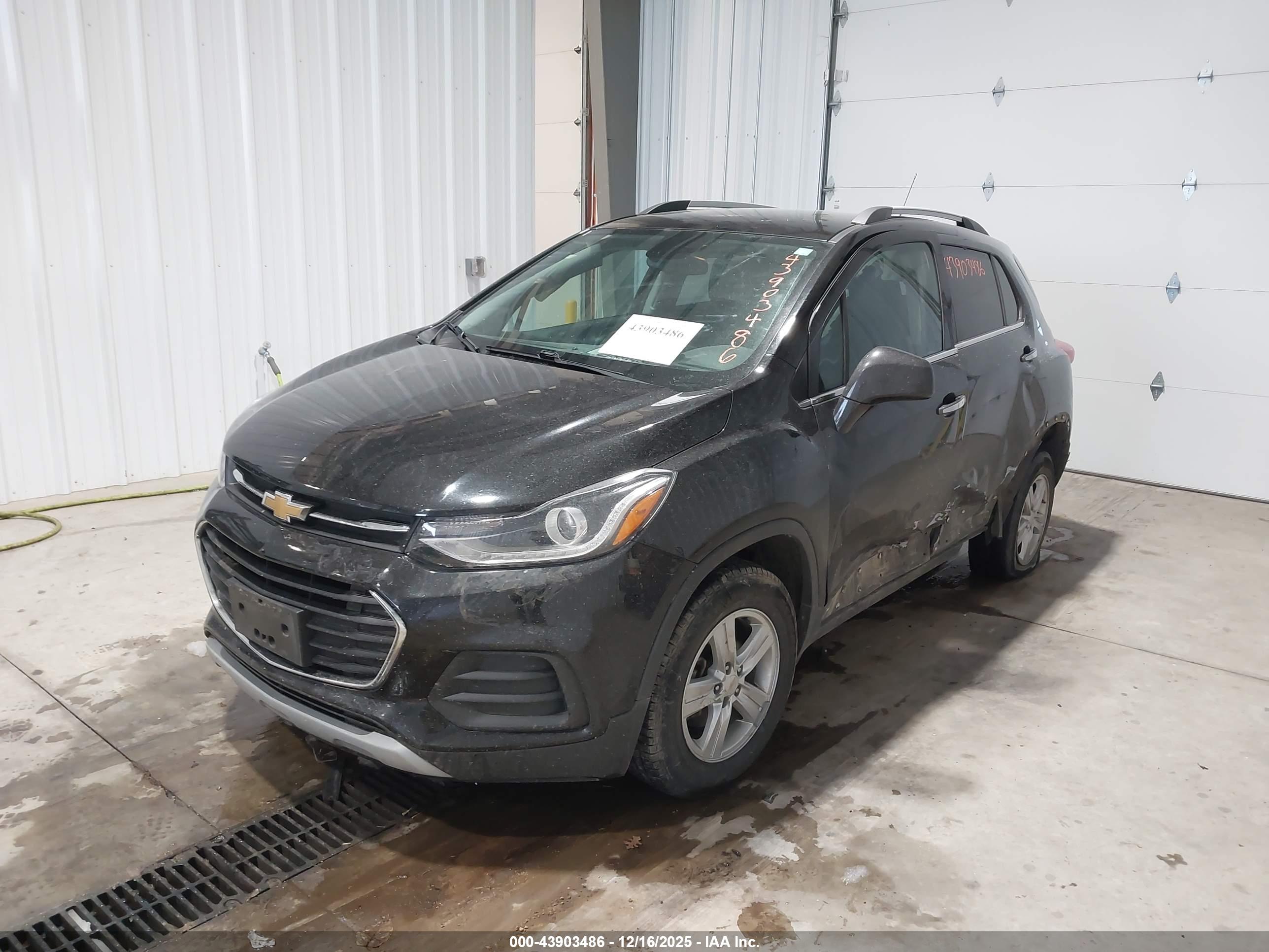 CHEVROLET TRAX image 2