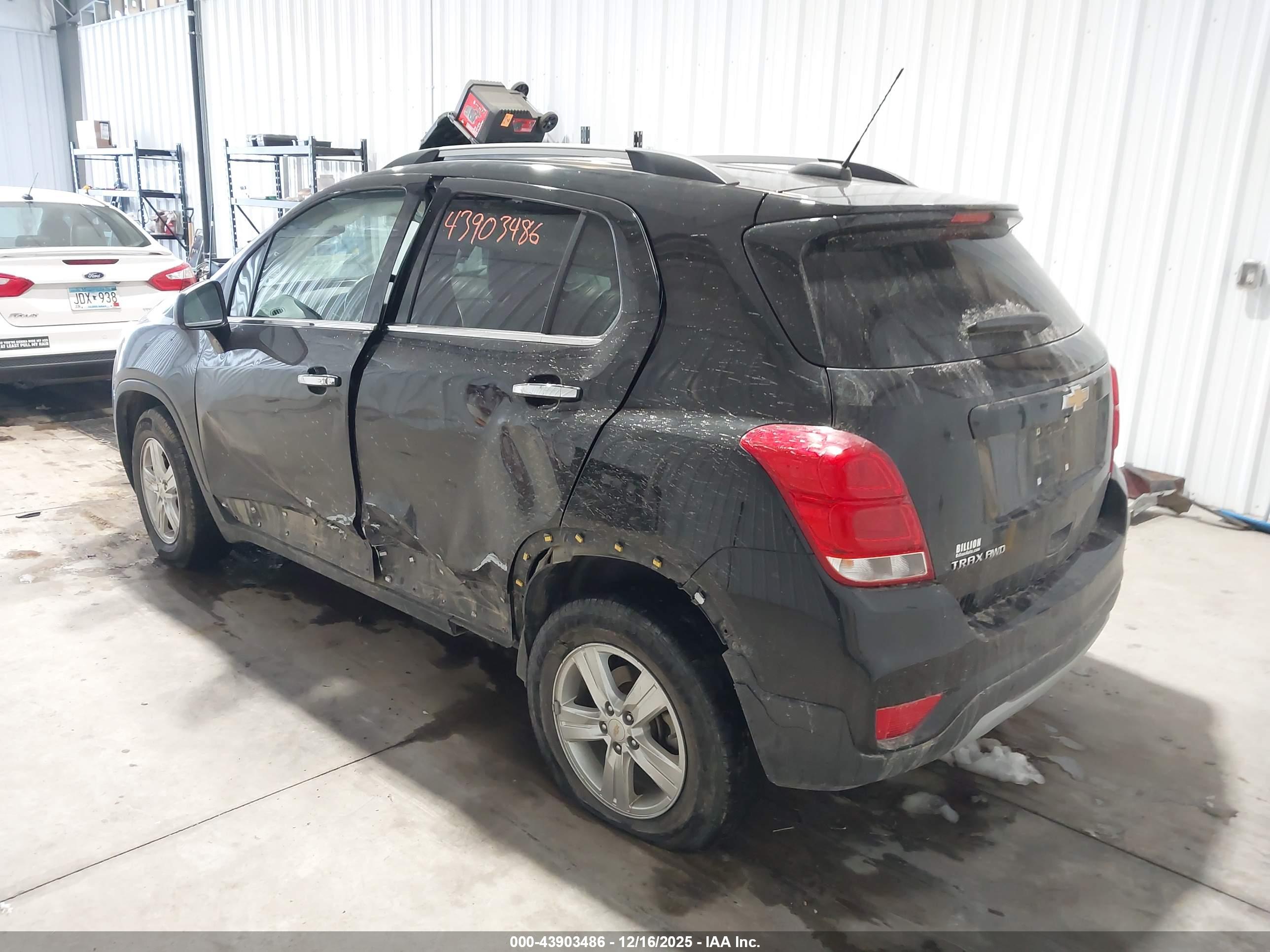 CHEVROLET TRAX image 3