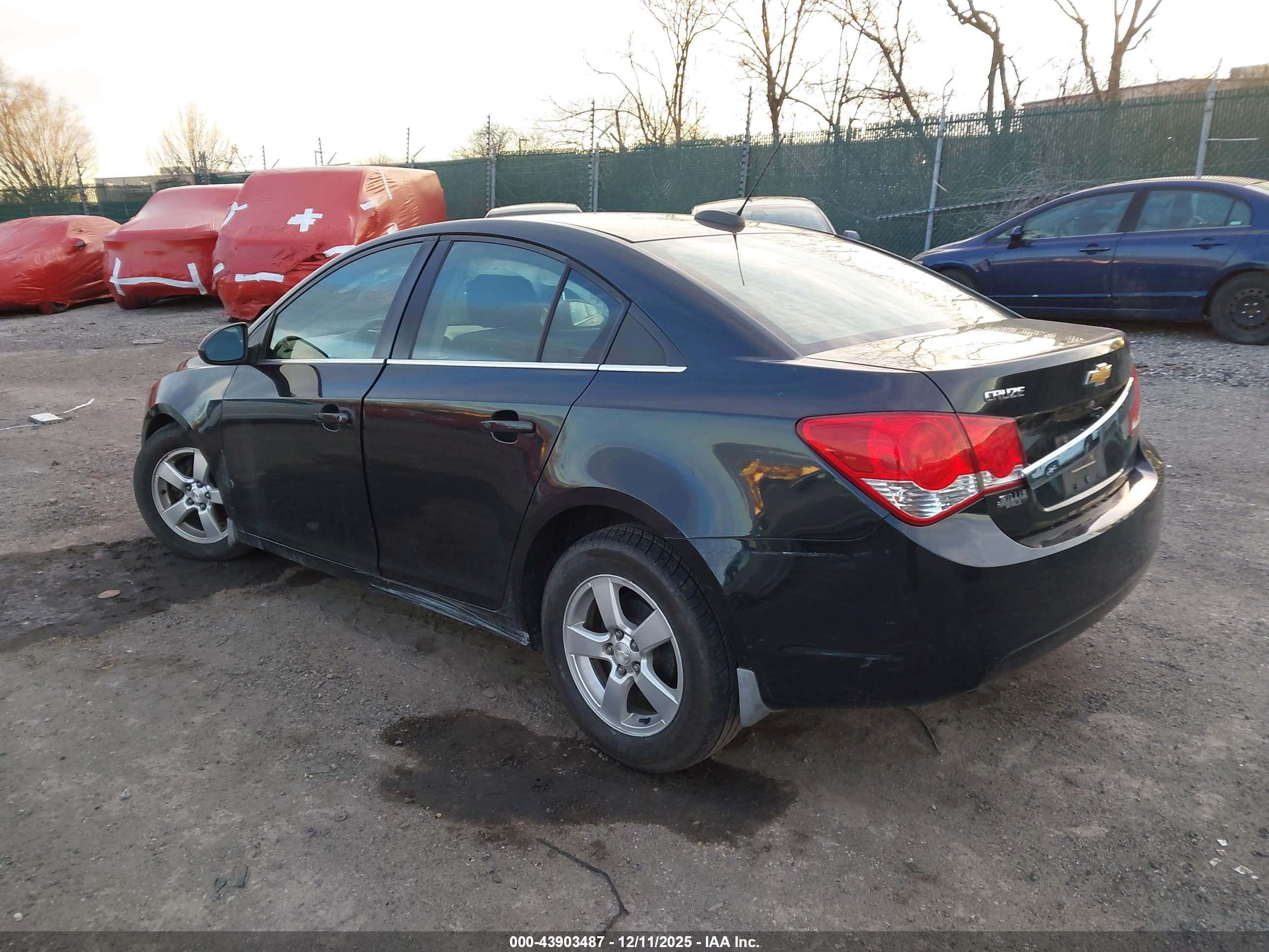 CHEVROLET CRUZE image 3
