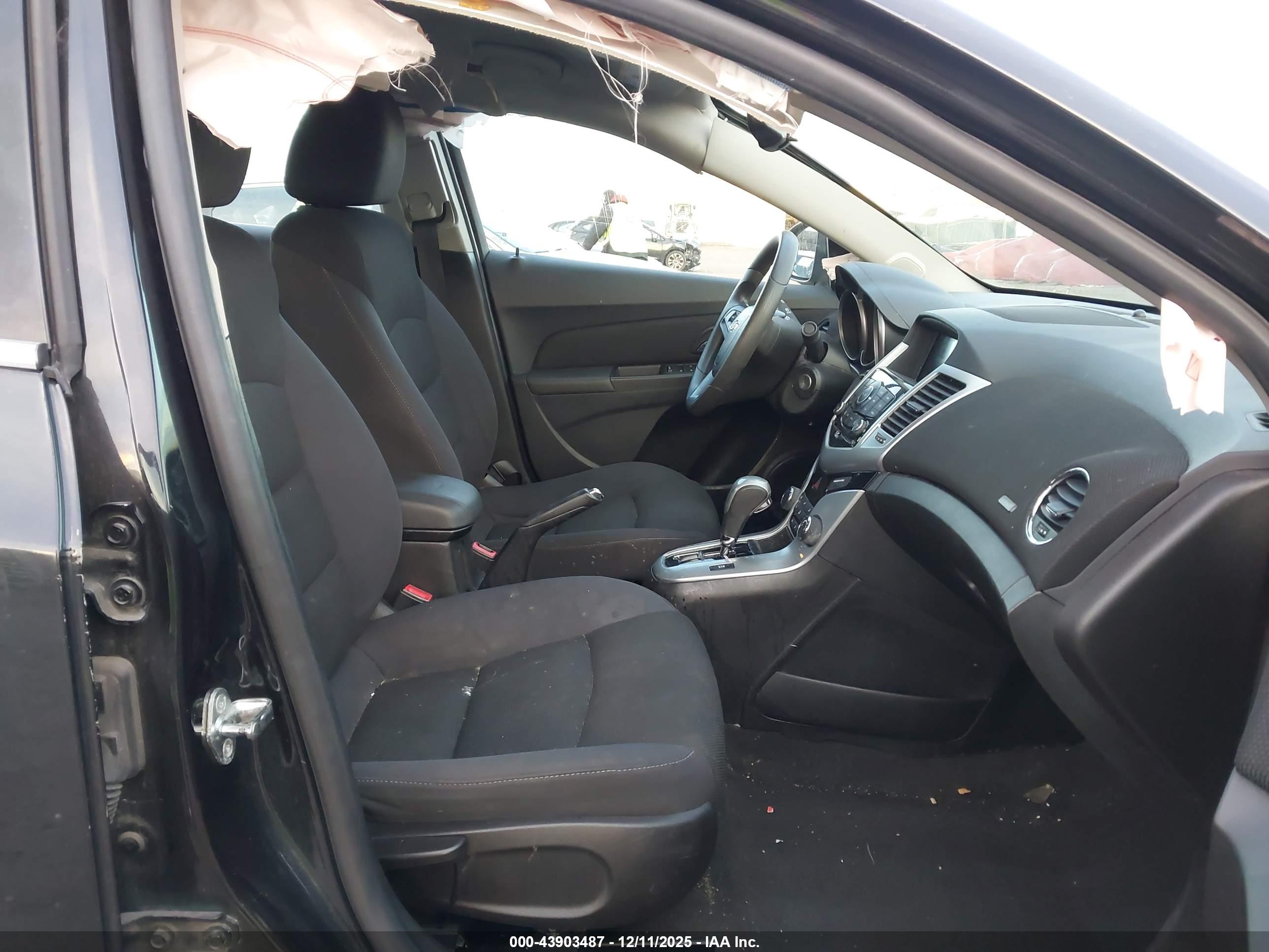 CHEVROLET CRUZE image 5
