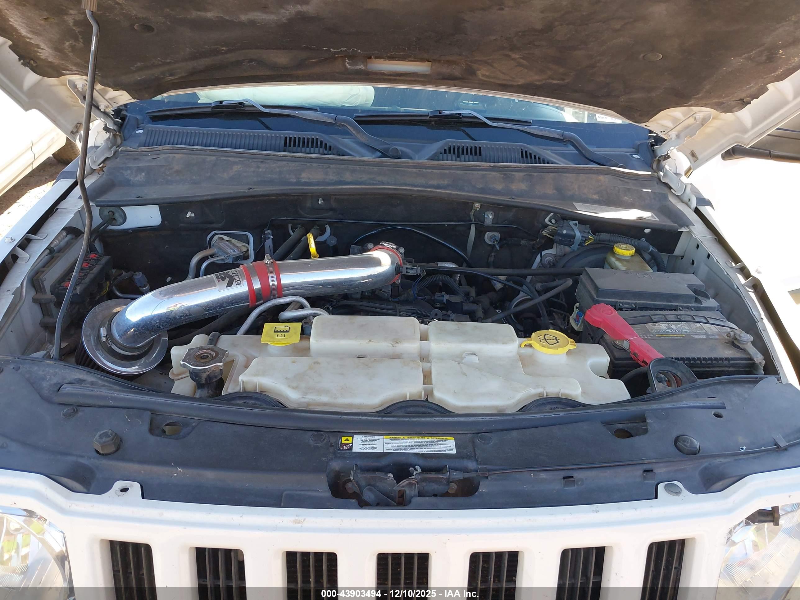 JEEP LIBERTY image 10