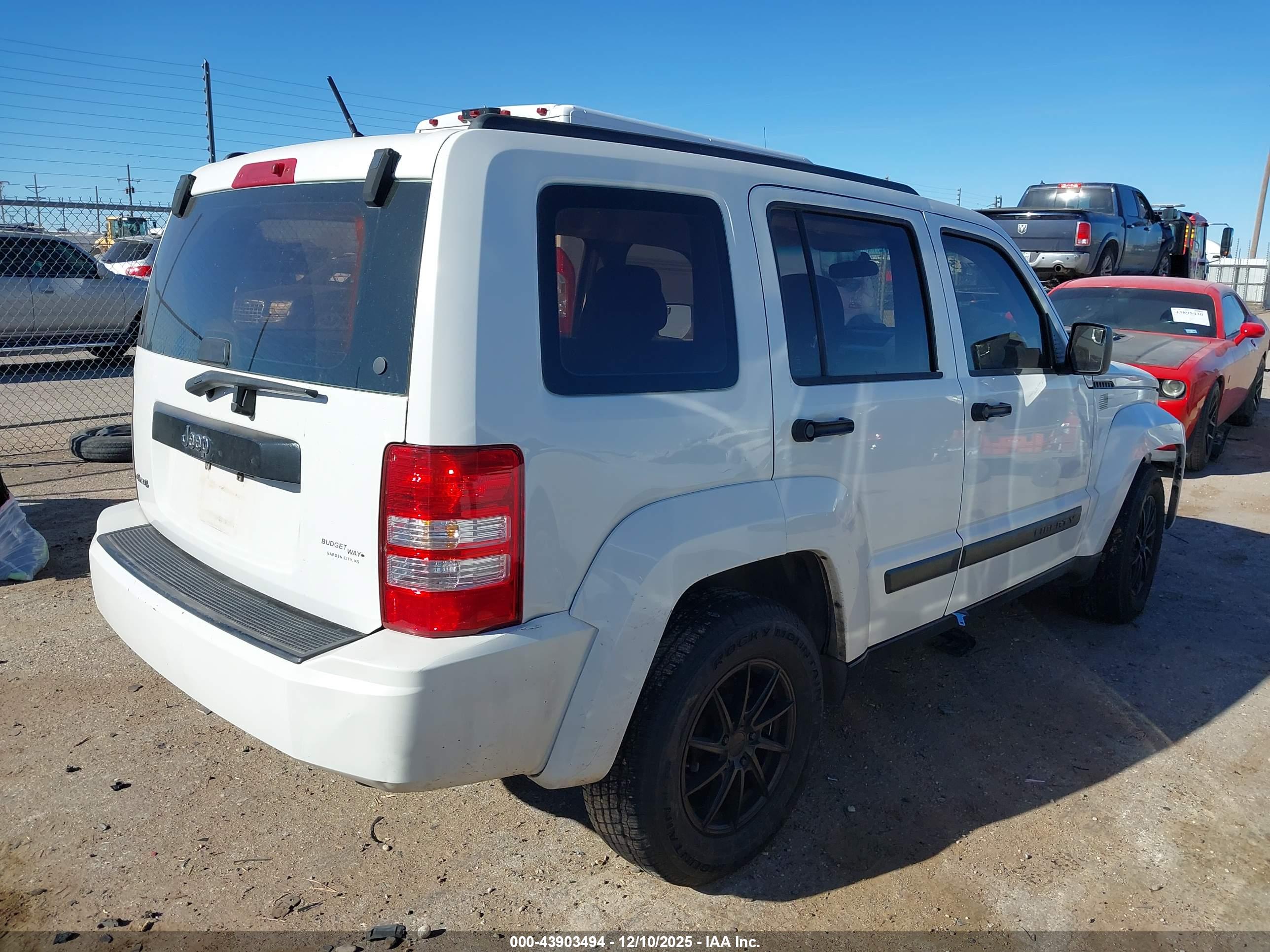 JEEP LIBERTY image 4