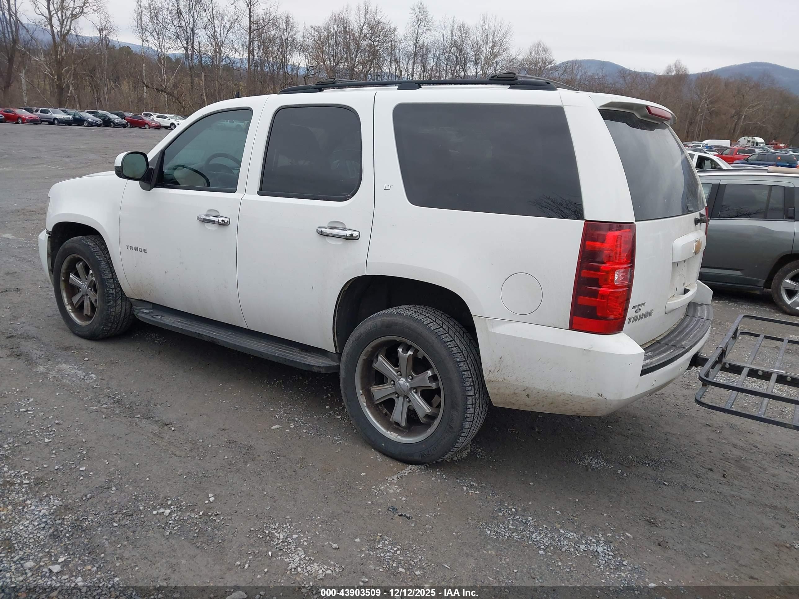 CHEVROLET TAHOE image 3