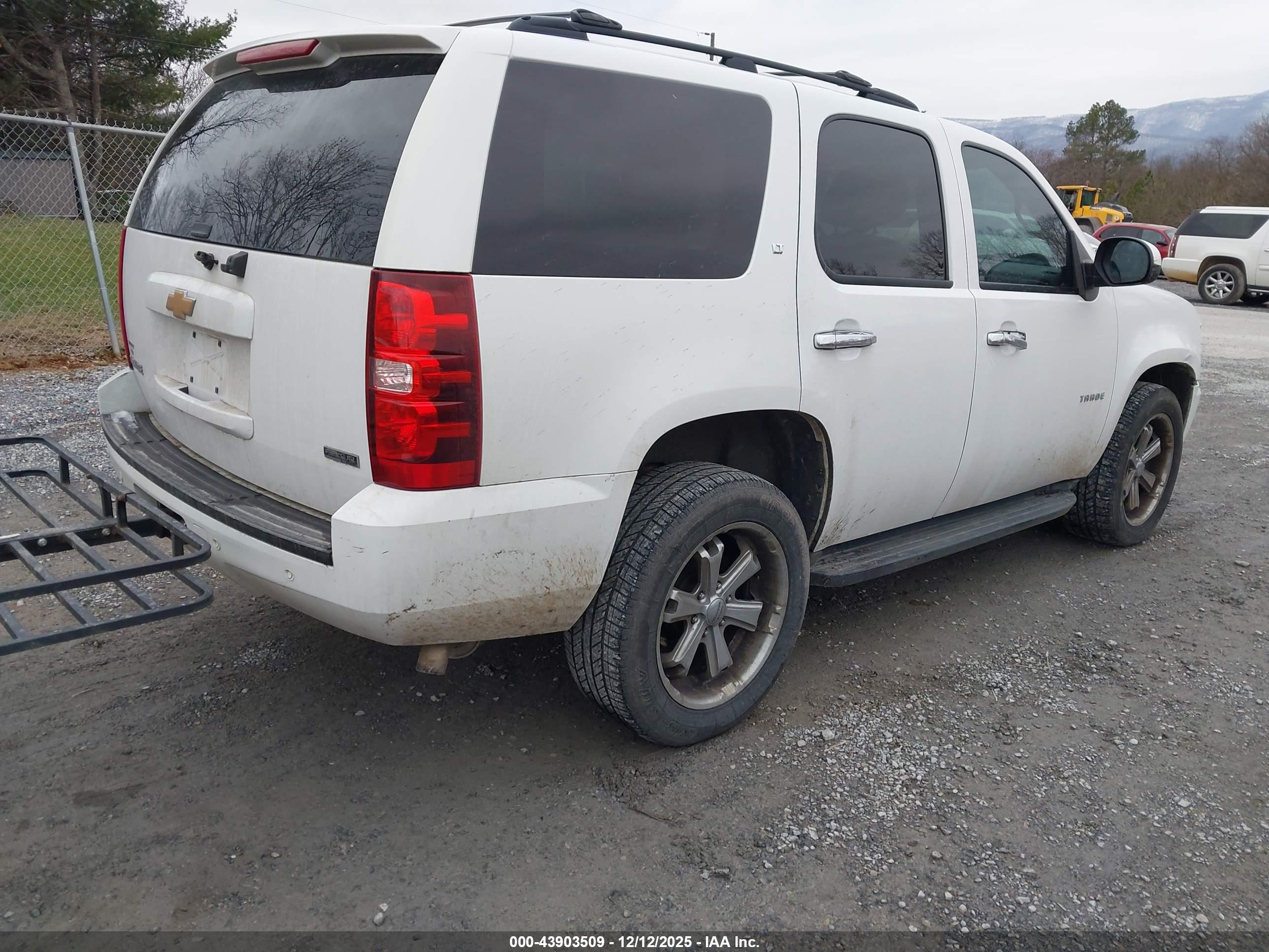 CHEVROLET TAHOE image 4