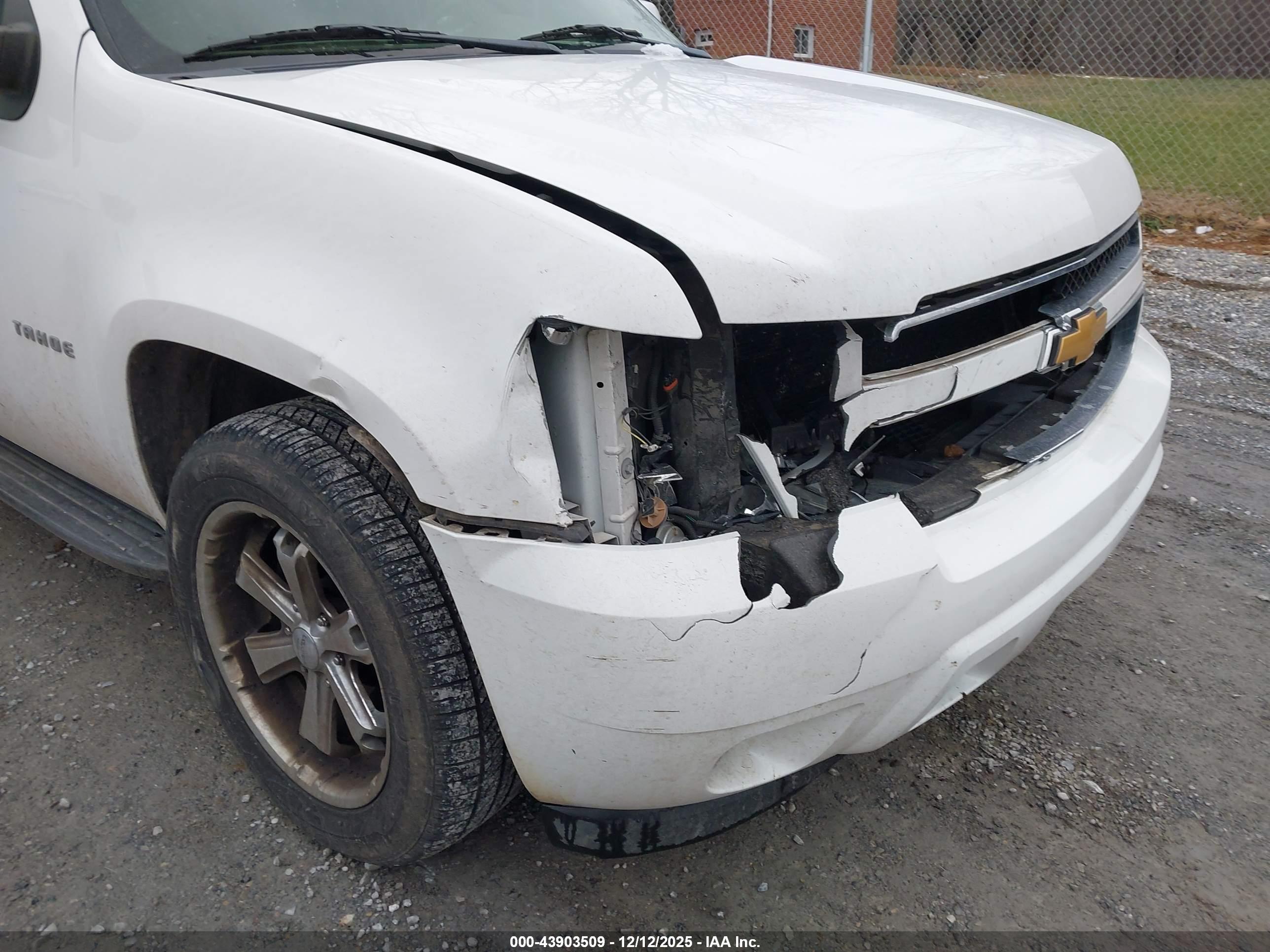 CHEVROLET TAHOE image 6