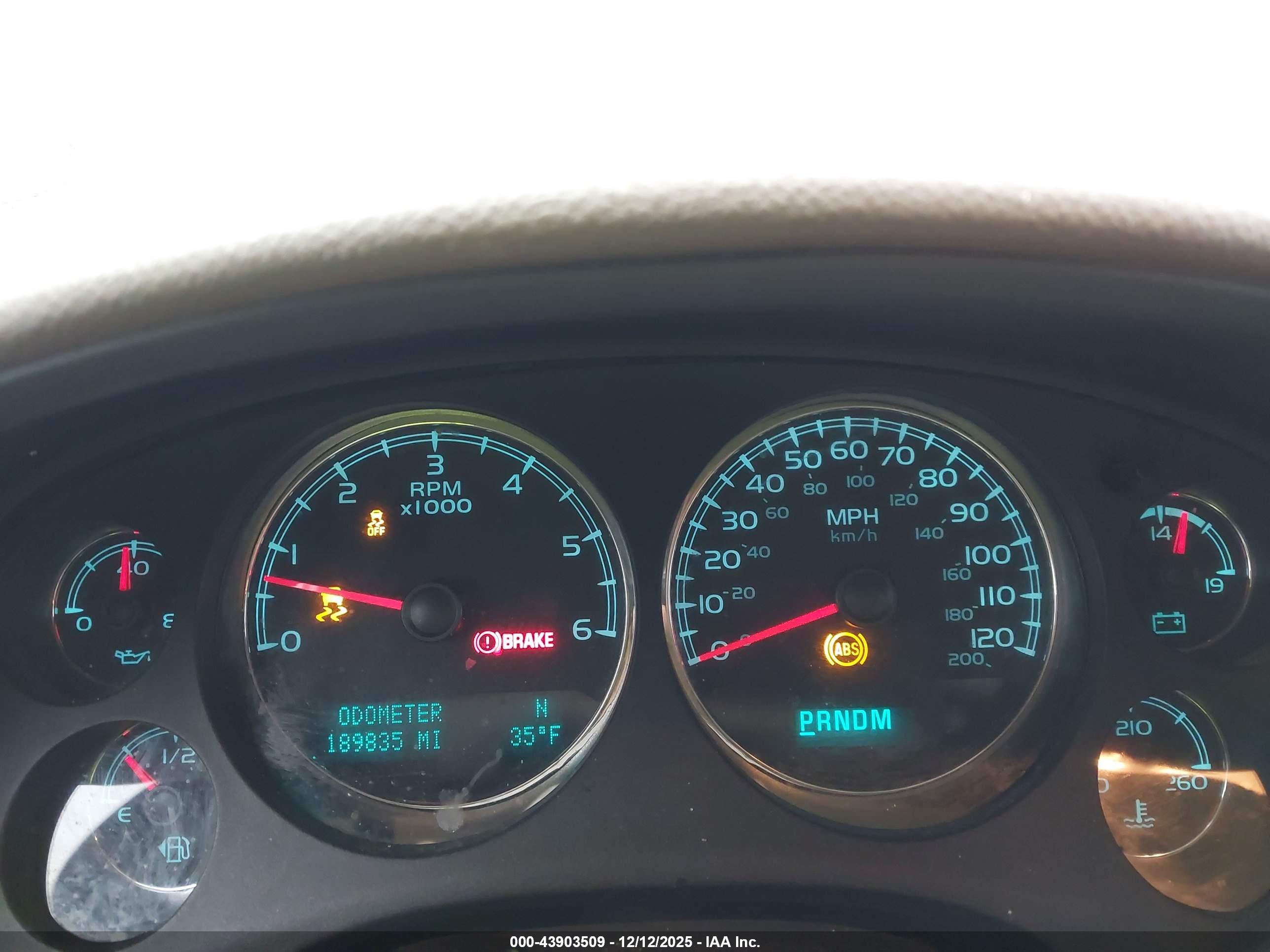 CHEVROLET TAHOE image 7