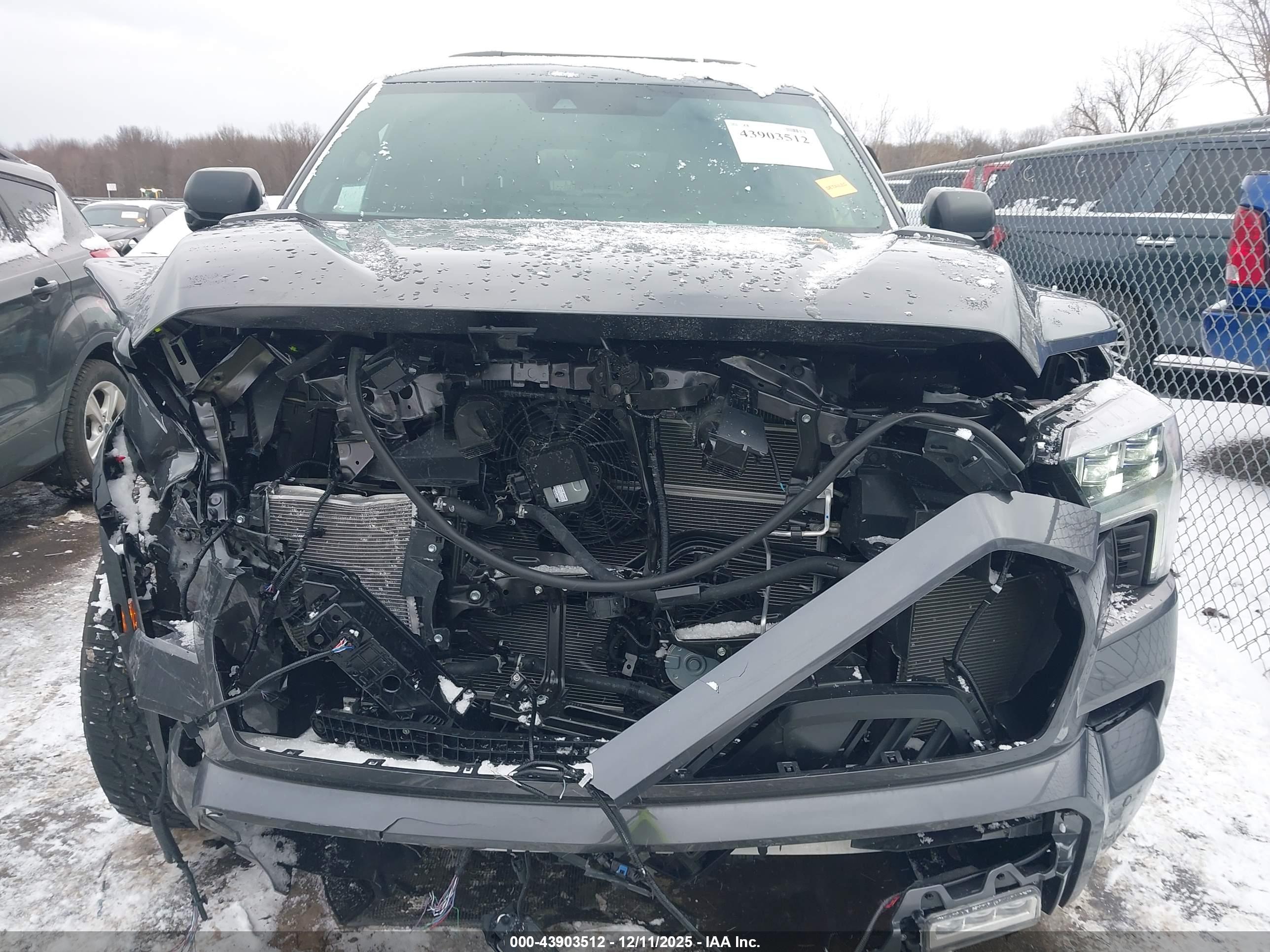 TOYOTA SEQUOIA image 6
