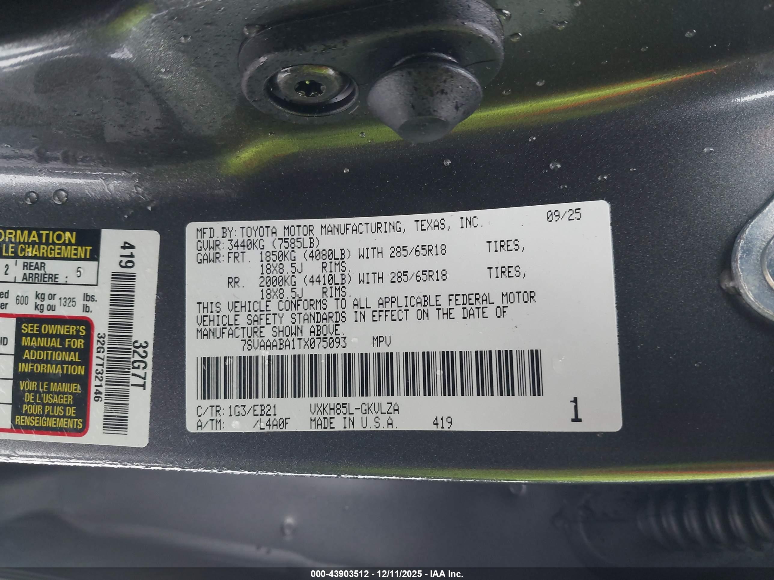 TOYOTA SEQUOIA image 9