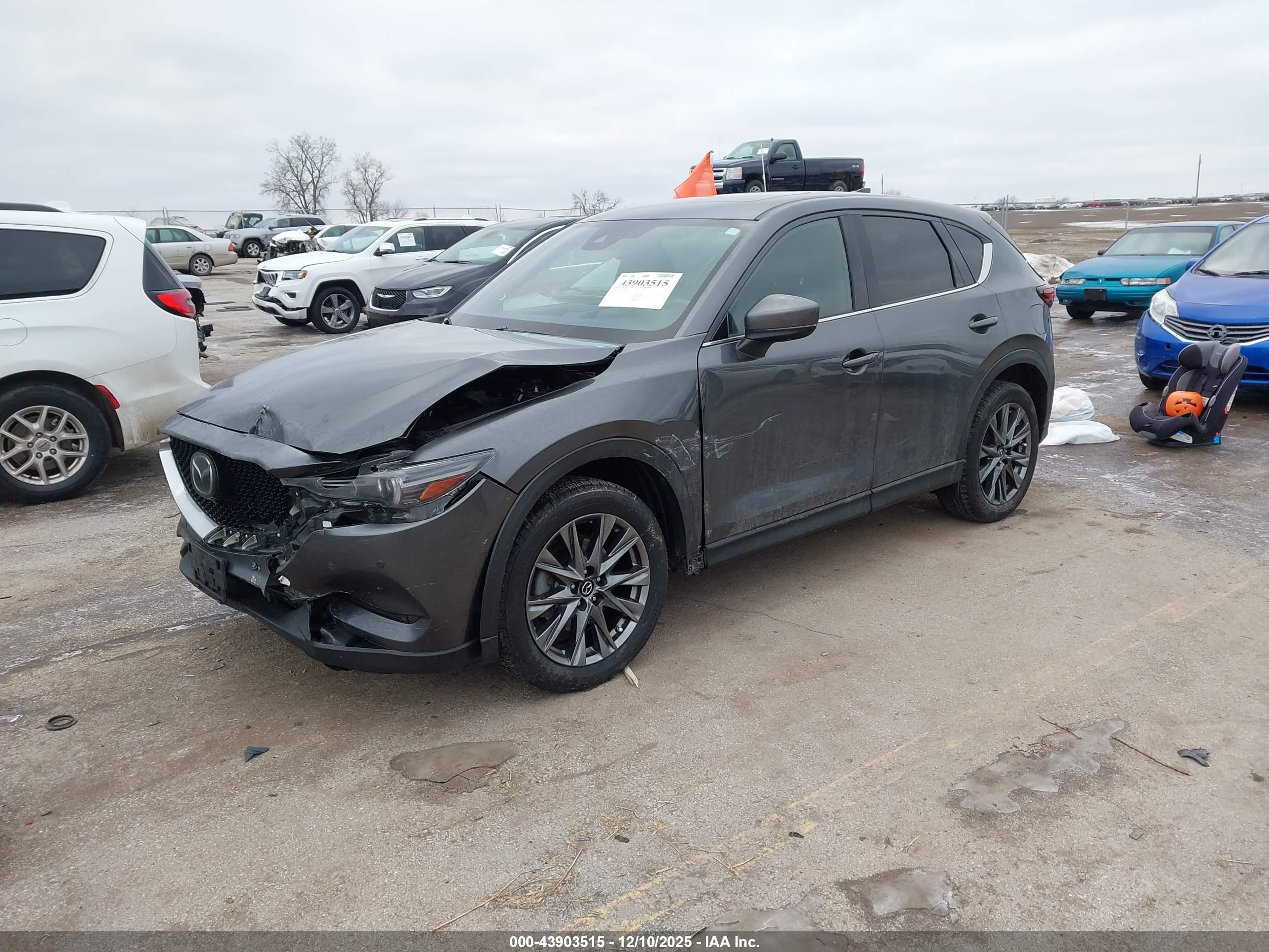 MAZDA CX-5 image 2